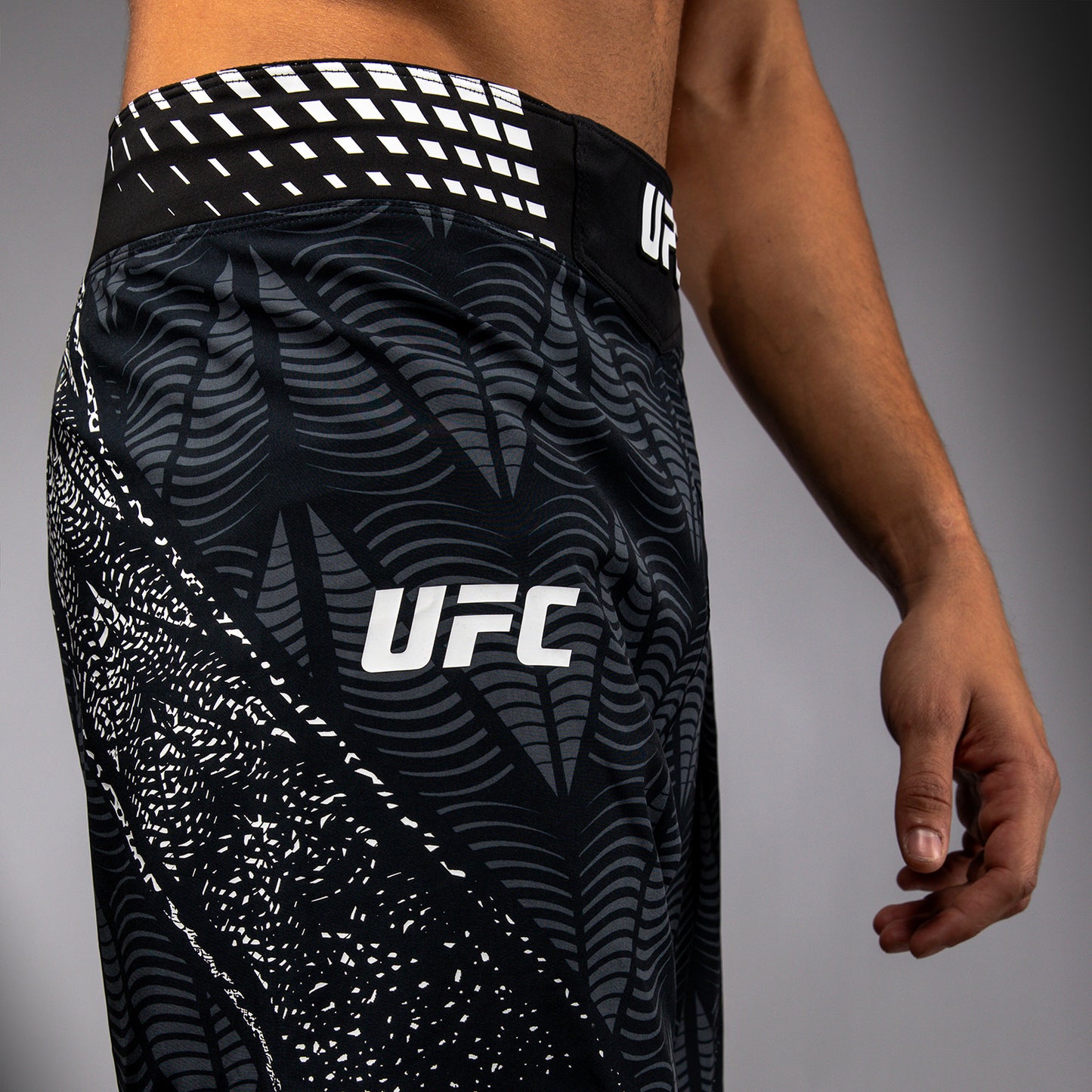 UFC Zenith by Venum Authentic Fight Night Pantaloncini da combattimento Fit lungo Uomo Personalizzato - Nero