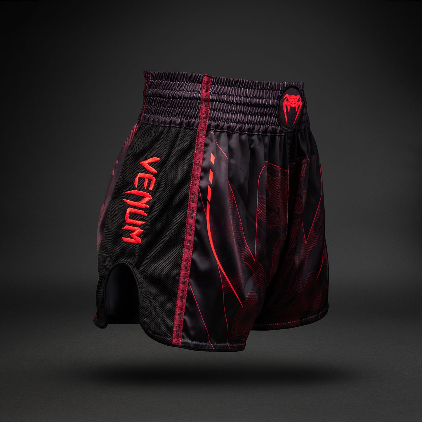 Venum Spectre Pantaloncini Muay Thaï – Nero/Rosso