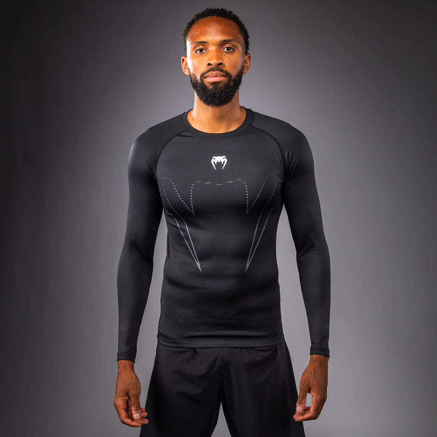Venum Edge Rashguard a Maniche Lunghe – Nero/Sabbia