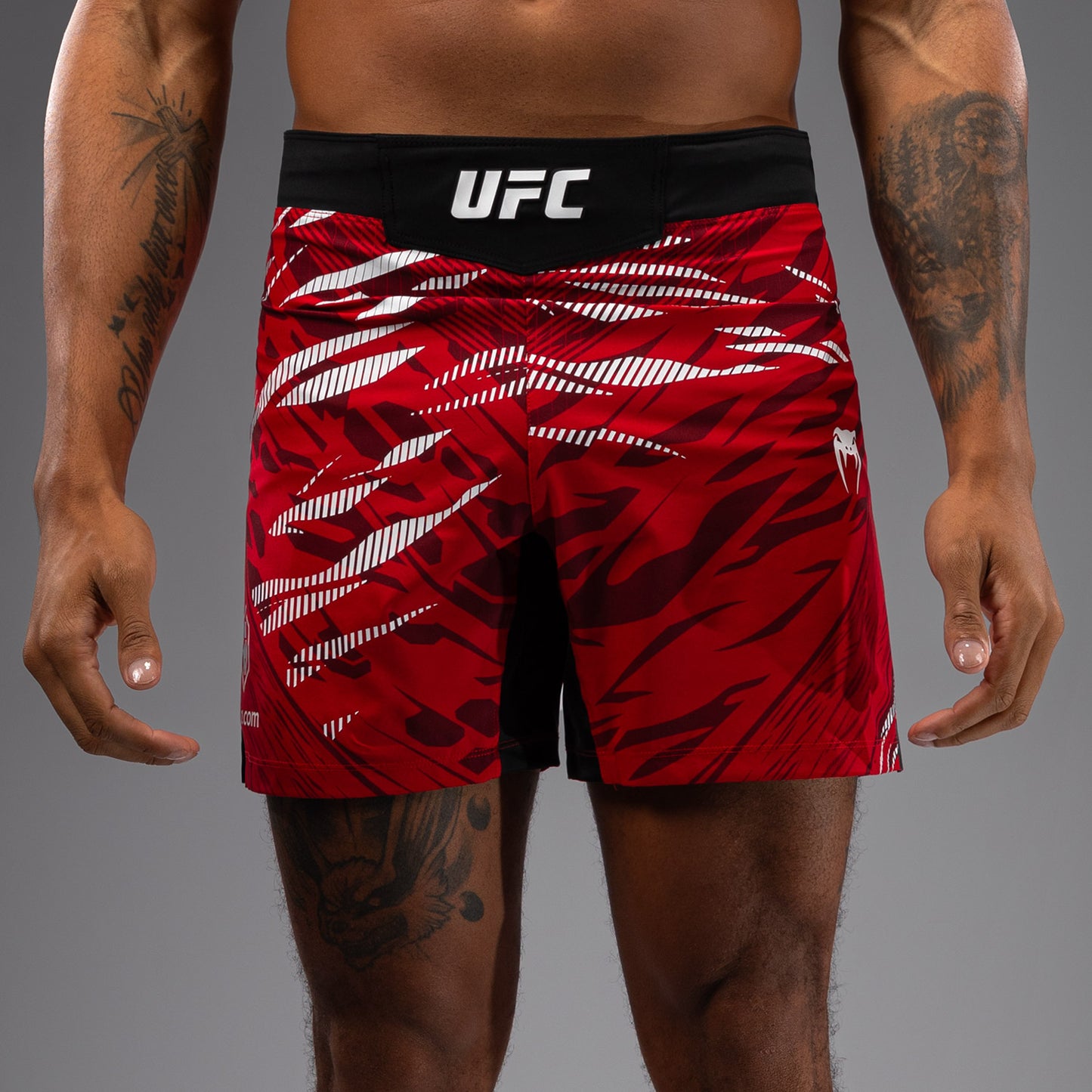 UFC Fusion by Venum Authentic Fight Night Shorts da Lotta per Uomo - Fit Corto - Rosso