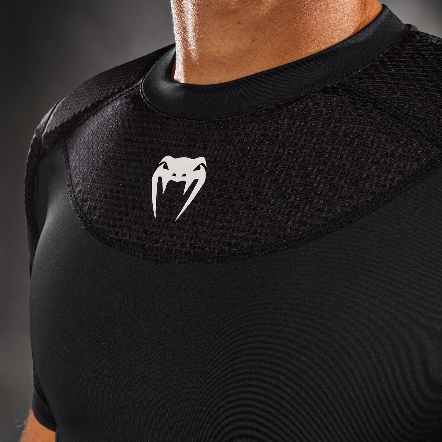 Venum MX Basics T-shirt protettiva - Nero/Bianco