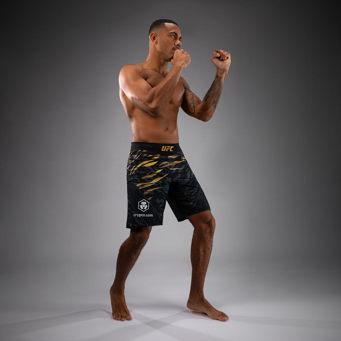 UFC Fusion by Venum Authentic Fight Night Shorts da Lotta per Uomo - Fit Largo - Champion