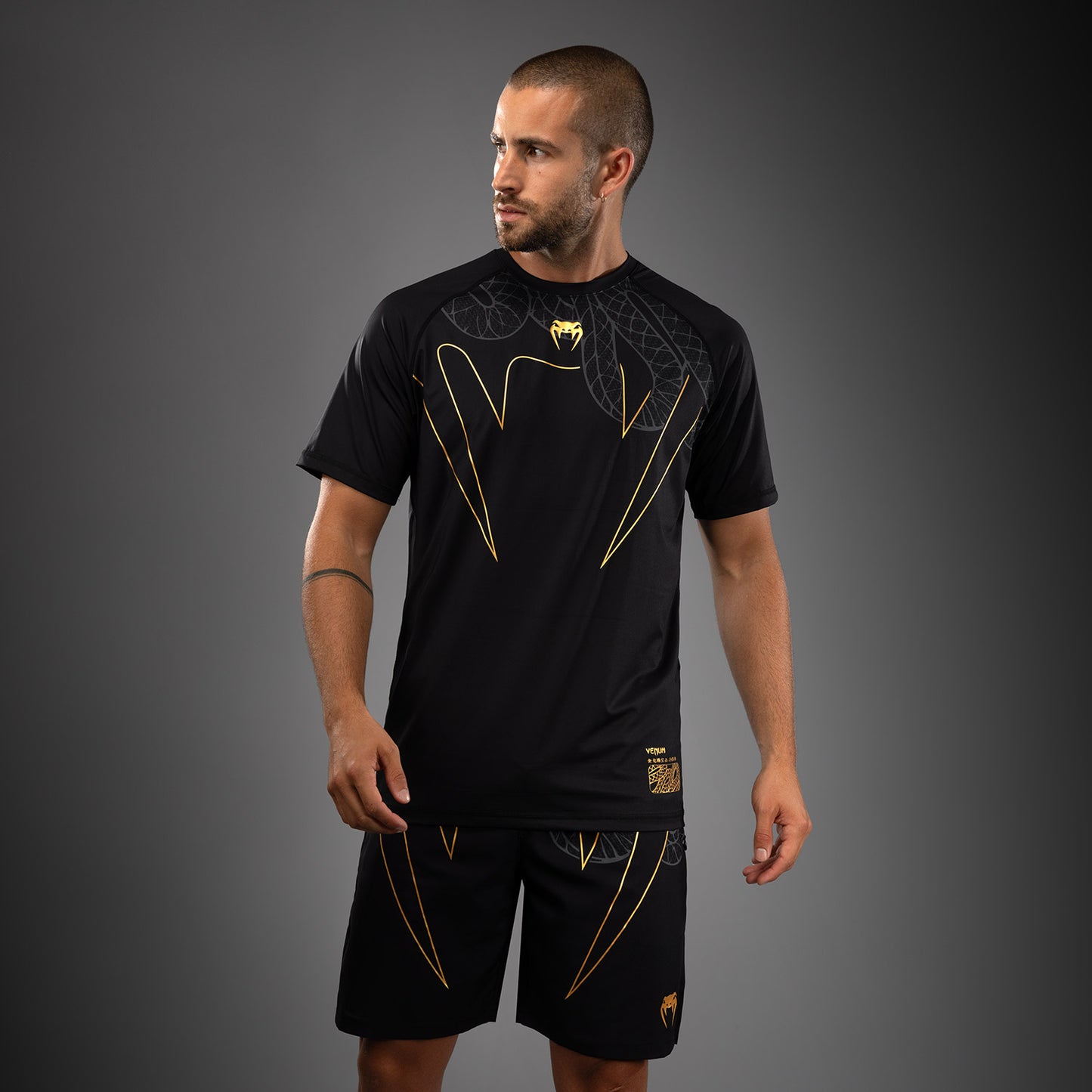 Venum Serpenti Dry Tech T-Shirt – Nero/Argento/Oro