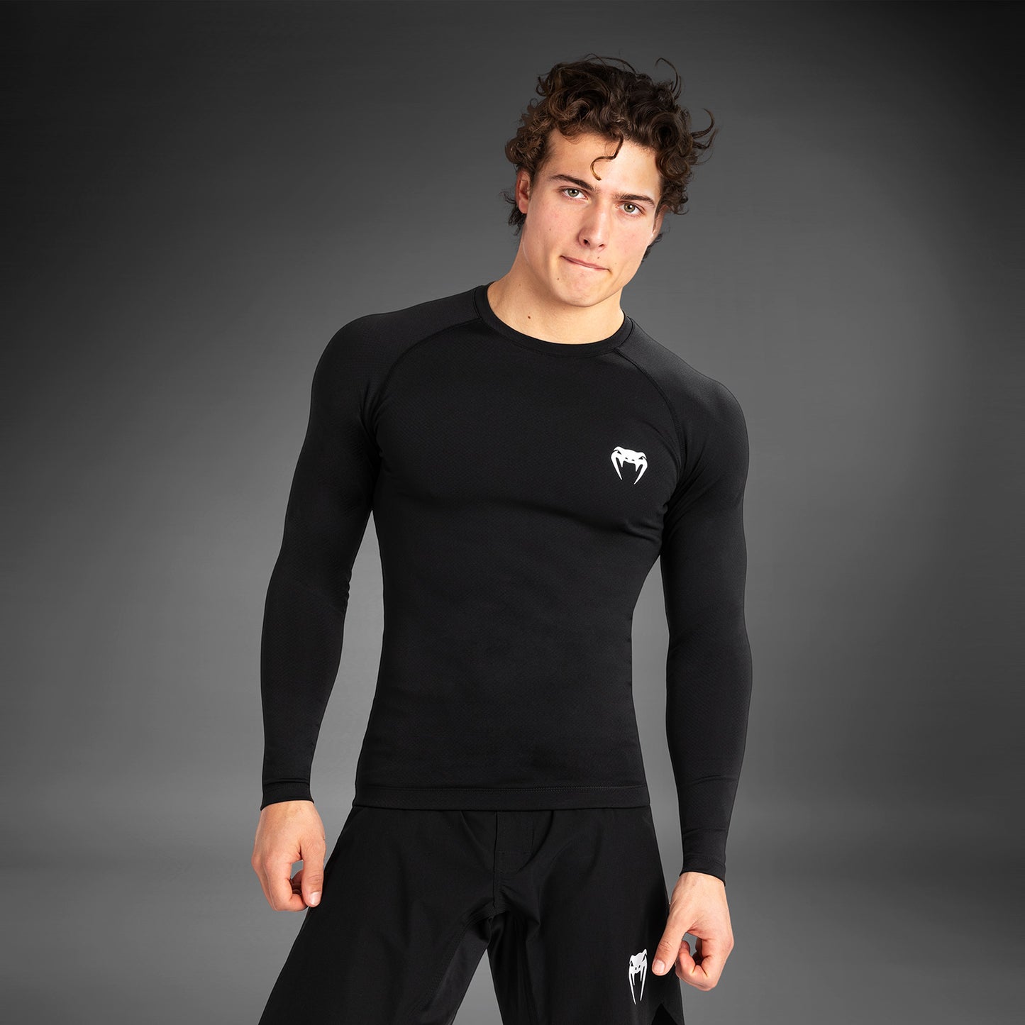 Venum Contender Rashguard a maniche lunghe - Nero/Bianco