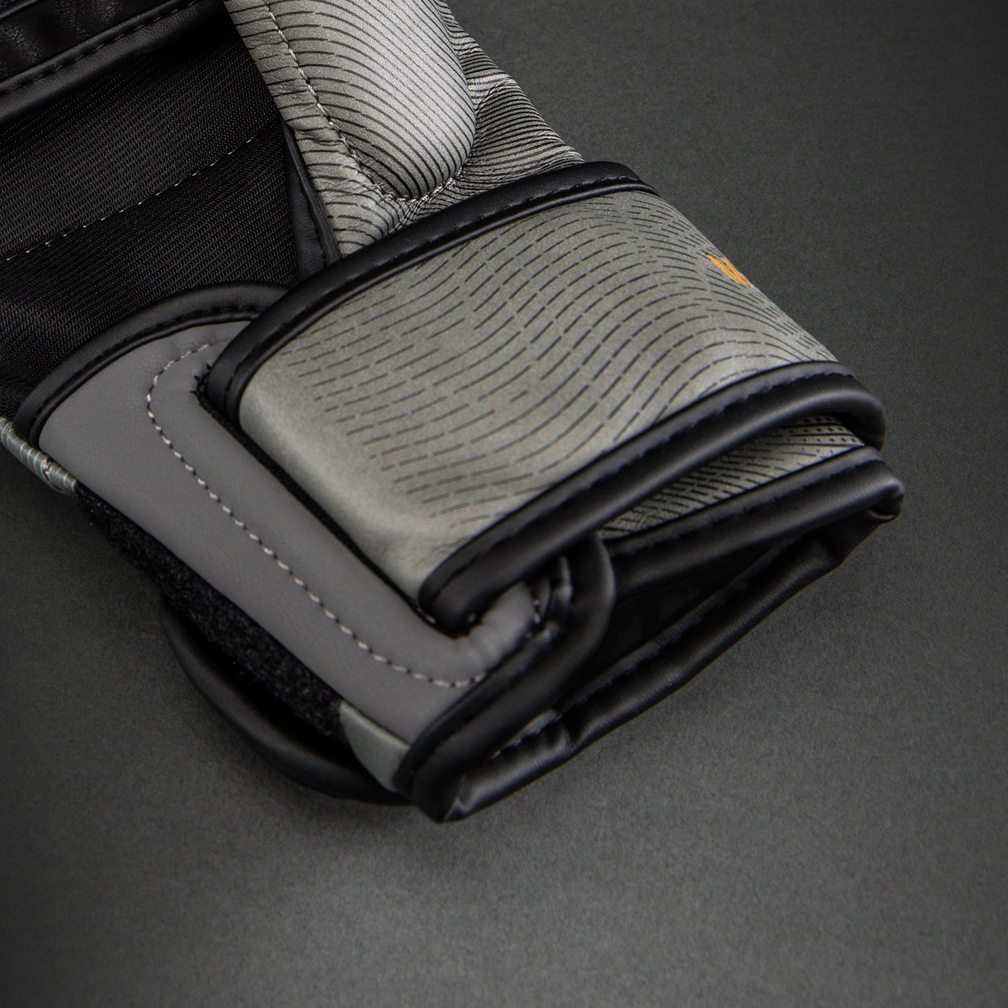 Venum Galactic 3.0 Guanti da Sparring - Nero/Oro
