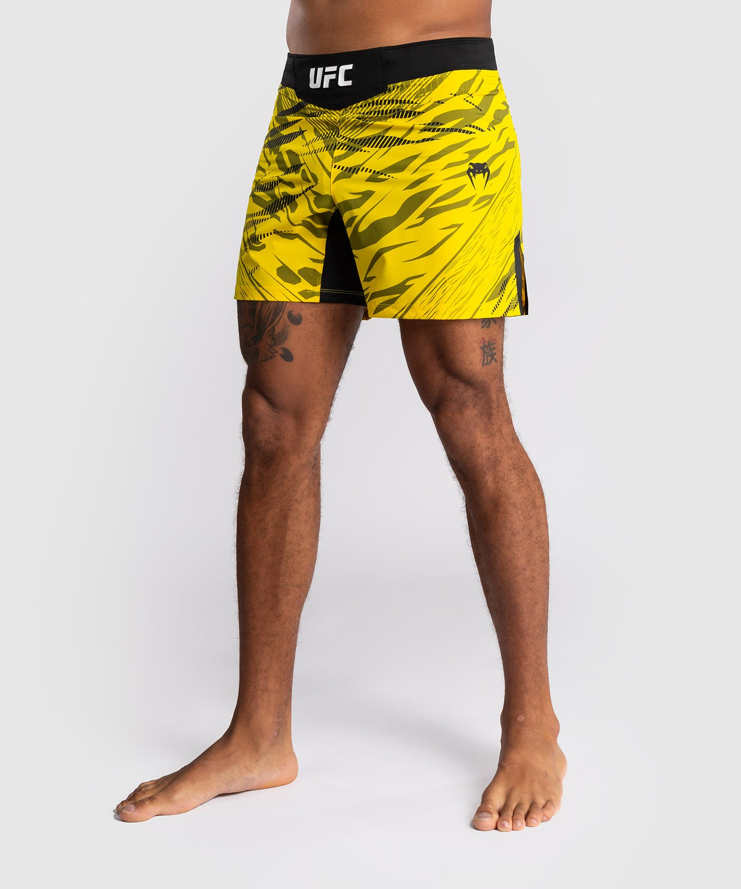UFC Fusion by Venum Personalizzati Authentic Fight Night Shorts da Lotta per Uomo - Fit Corto - Giallo