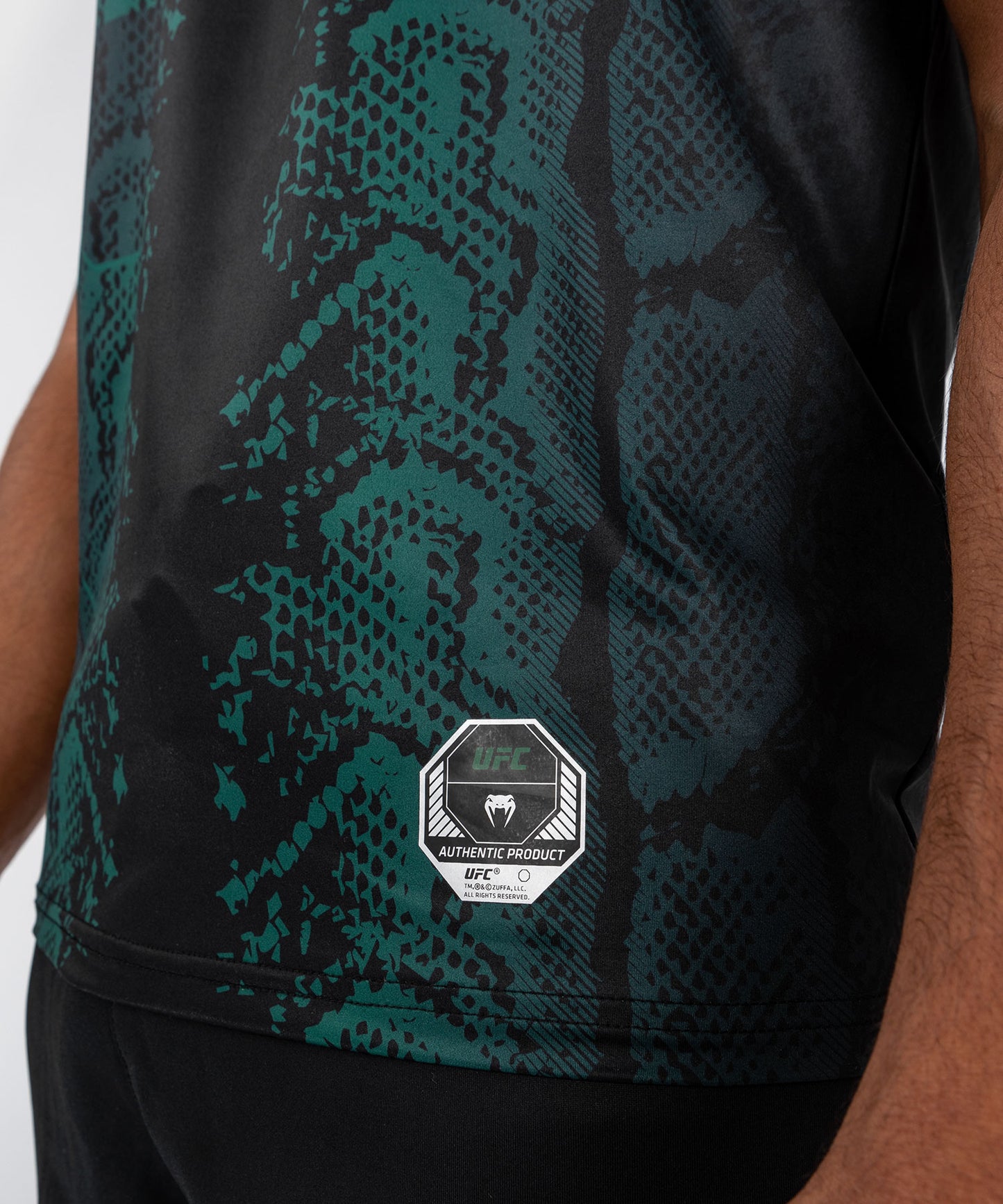 UFC Adrenaline by Venum Authentic Fight Night Maglia da Uomo - Emerald Edition - Verde/Nero