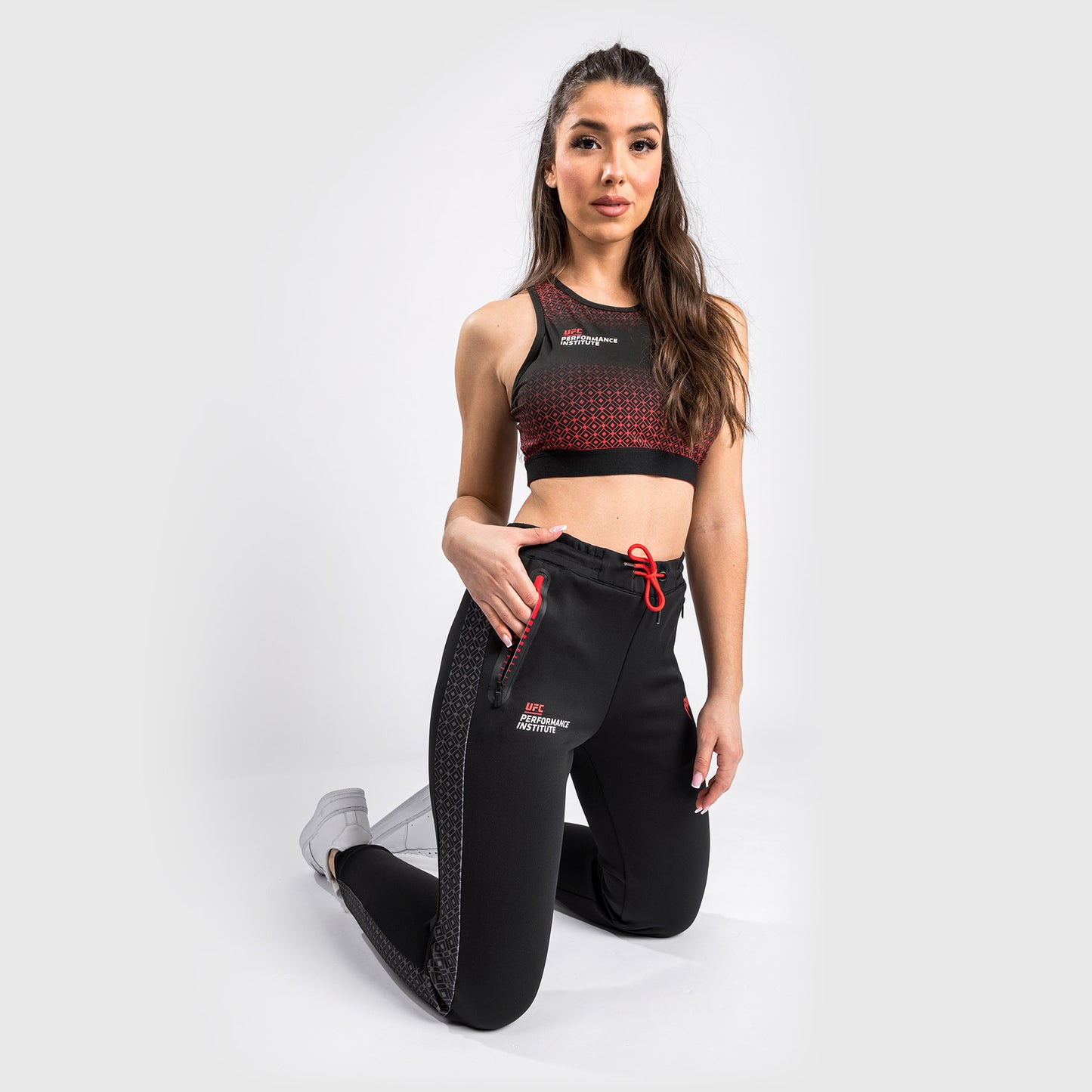 Pantaloni da tuta Venum UFC Performance Institute - Per Donna - Nero/Rosso