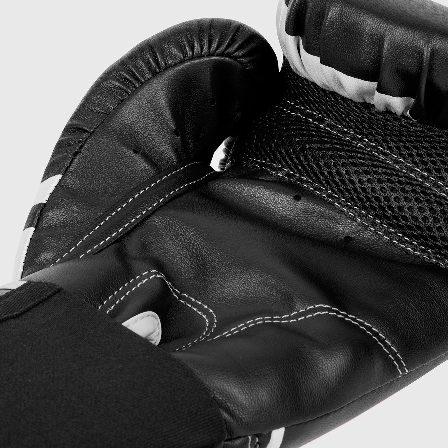 Guantoni da Boxe Venum Challenger 2.0 - Nero/Bianco