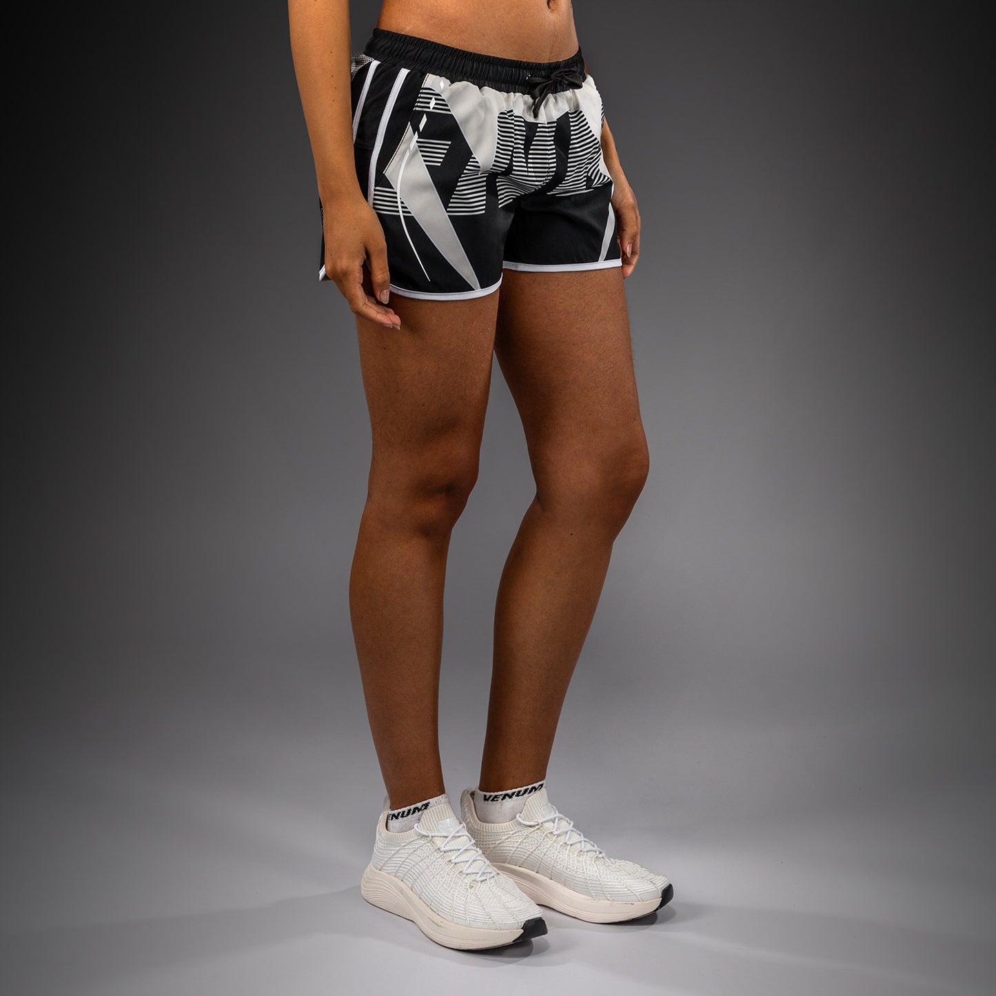 Venum Adrenaline Pantaloncini da allenamento donna – Nero/Avorio