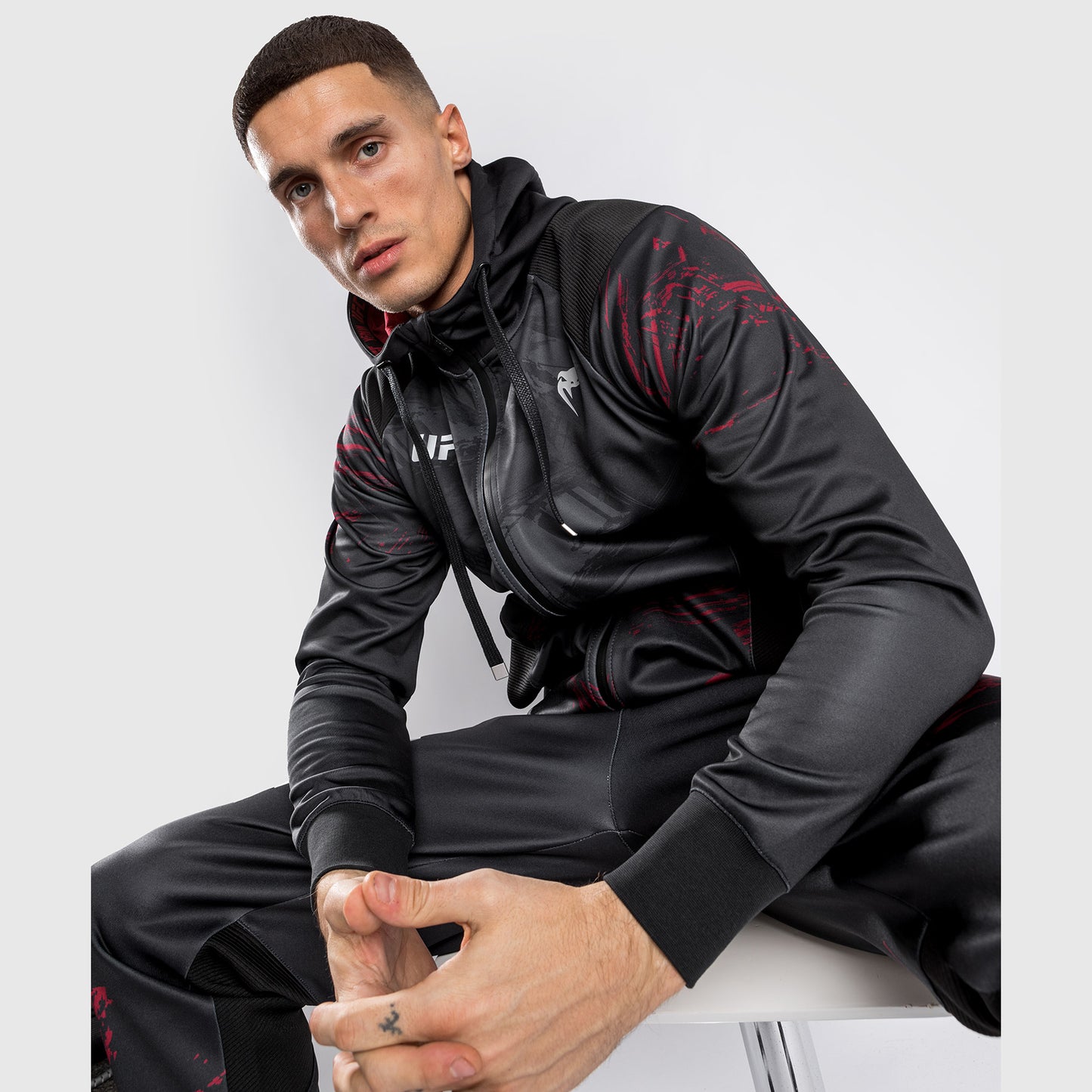 Felpa con zip UFC Venum Authentic Fight Week 2.0 - nero/rosso