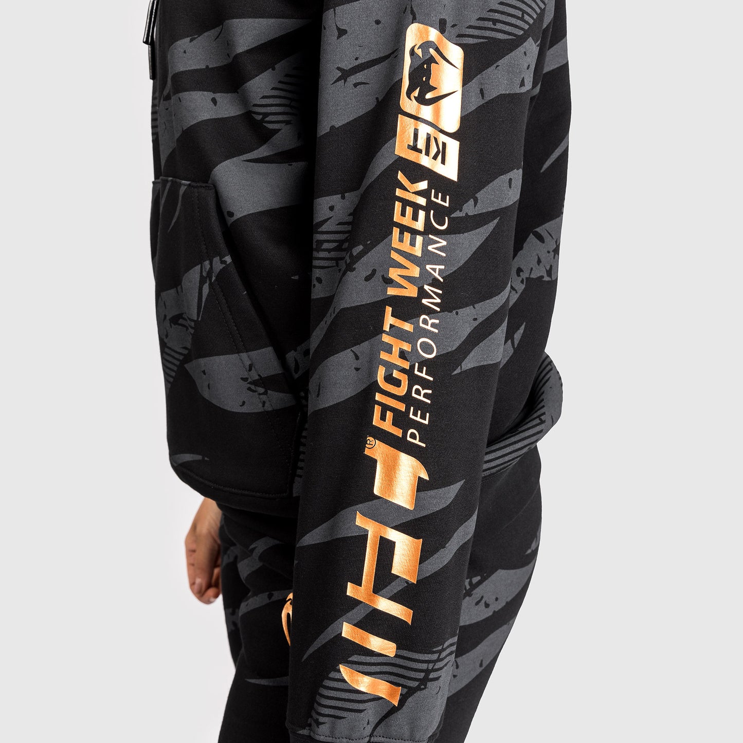 UFC Adrenaline by Venum Fight Week Felpa Con Cappuccio per Donna - Urban Camo