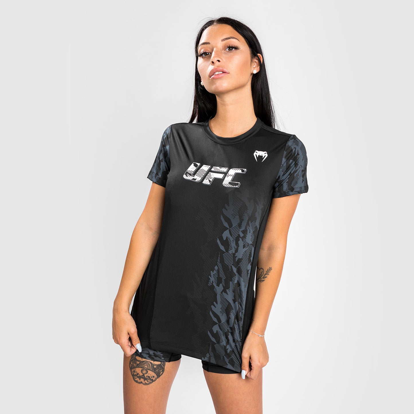 Venum UFC Authentic Fight Week T-shirt Performance a Maniche Corte da Donna – Nero