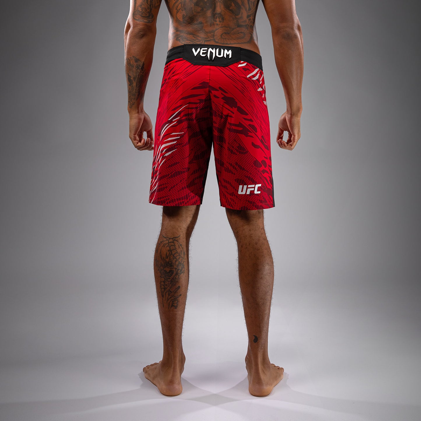 UFC Fusion by Venum Authentic Fight Night Shorts da Lotta per Uomo - Fit Largo - Rosso