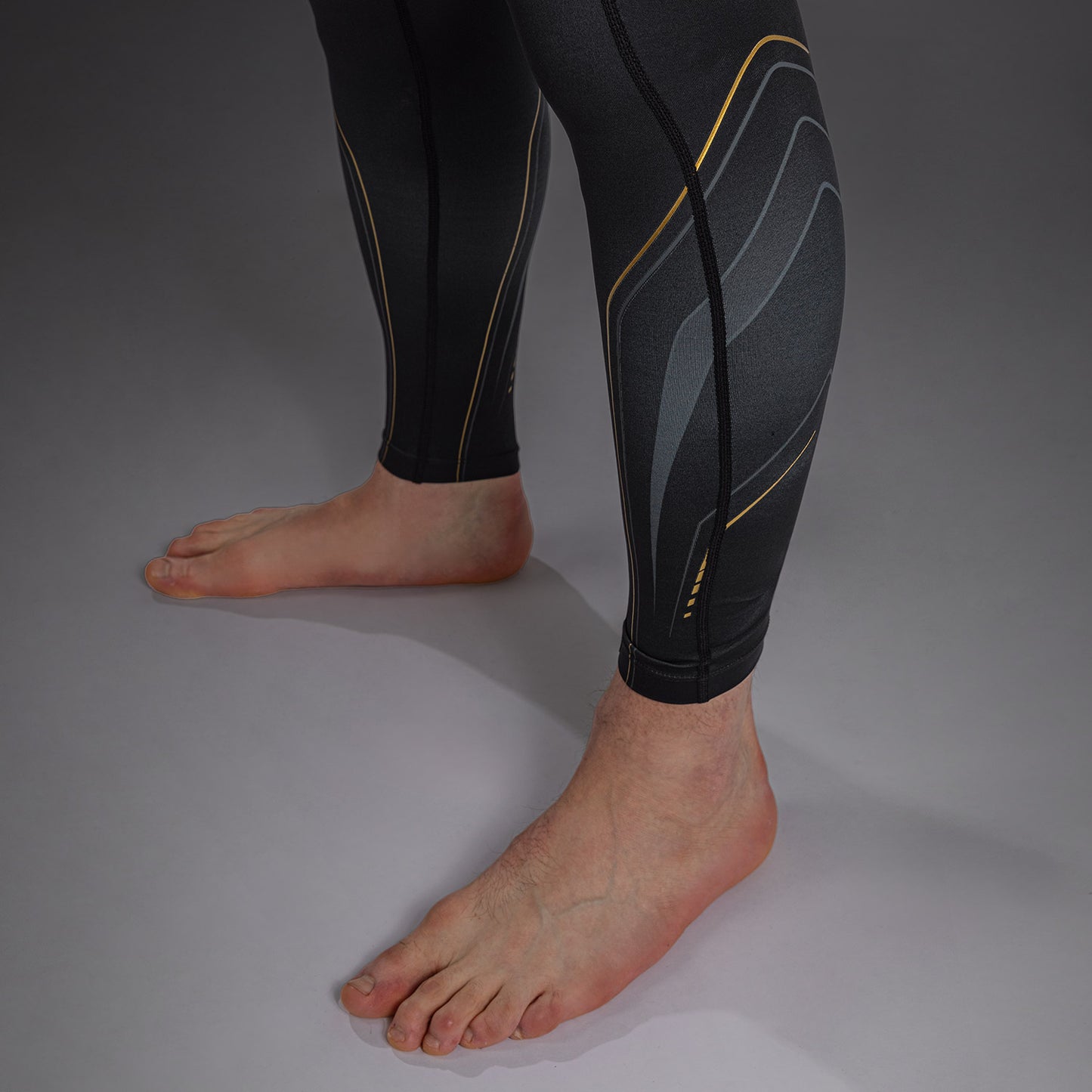 Venum Streamline Spats – Nero/Oro