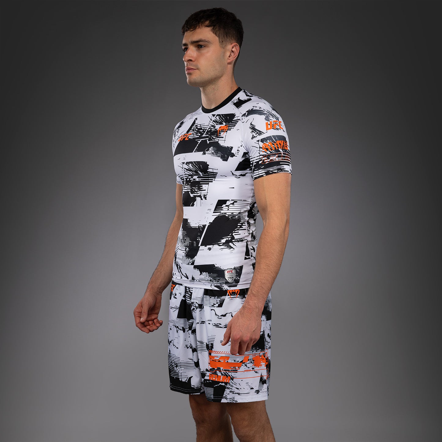 UFC Zenith by Venum Authentic Fight Week Rashguard maniche corte Performance Uomo - Bianco