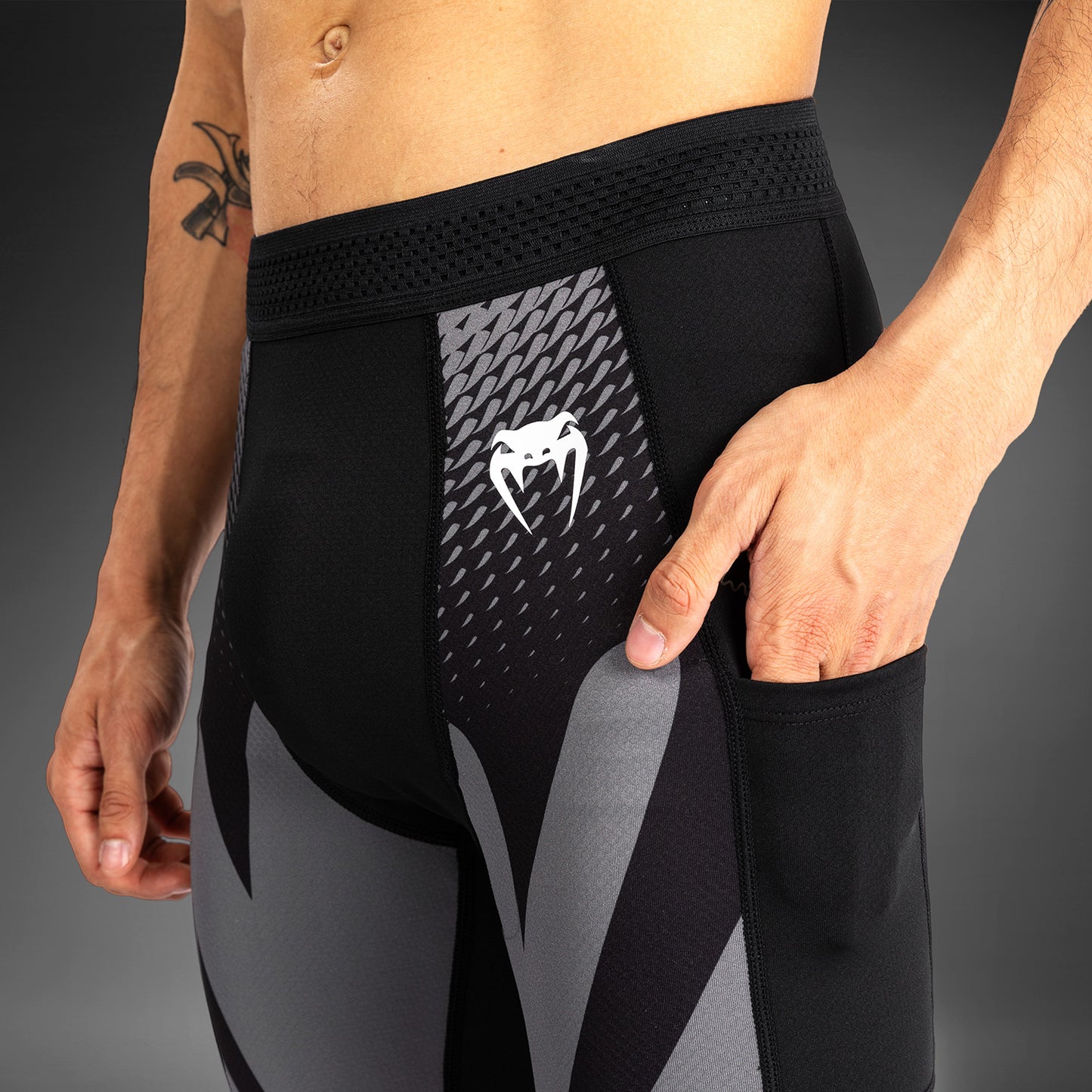 Venum Attack Pantaloni a Compressione da Uomo - Nero