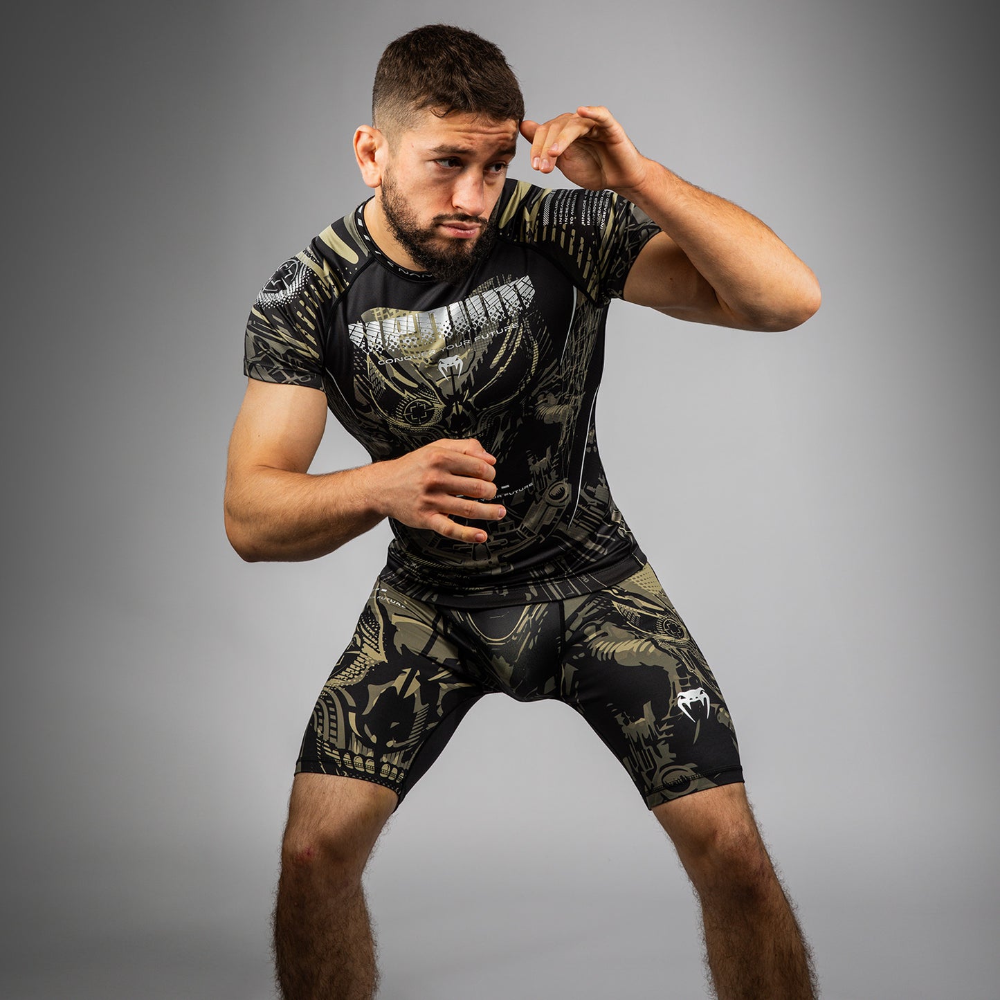 Venum Invader Rashguard a Maniche Corte - Nero/Sabbia