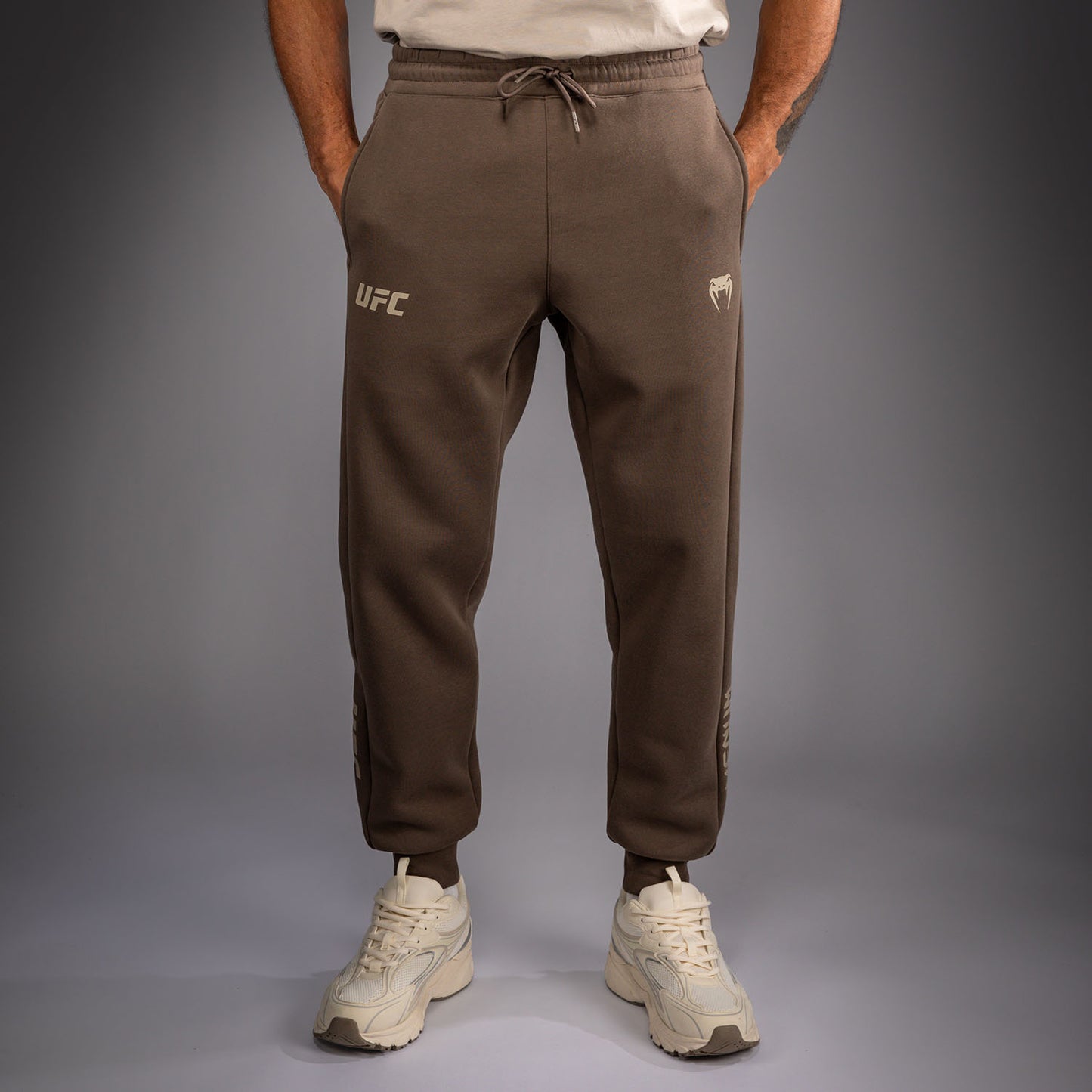 Venum UFC Unity by Venum Authentic Fight Week Pantaloni in Cotone da Uomo - Marrone