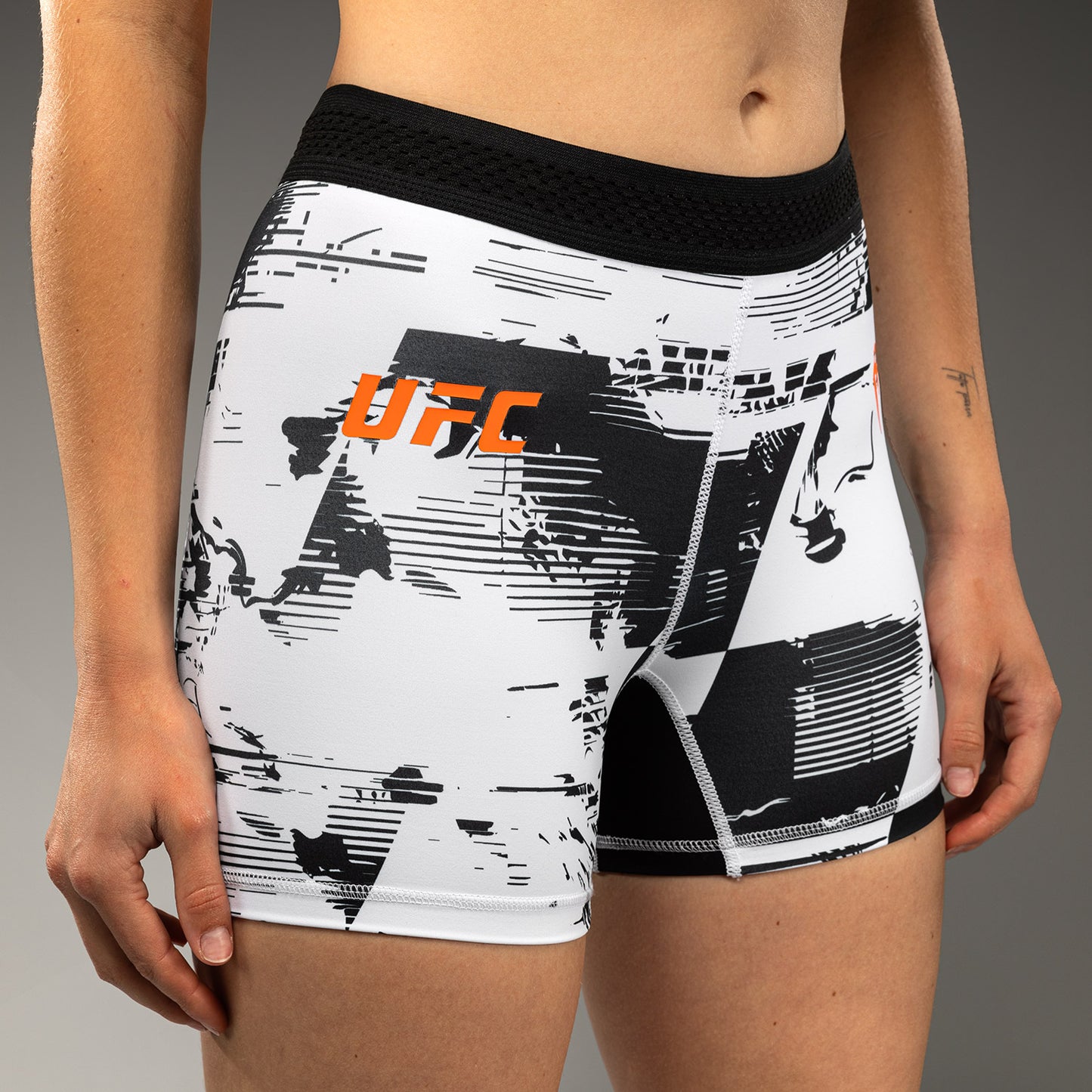 UFC Zenith by Venum Authentic Fight Week Pantaloncini Vale Tudo Performance Donna - Bianco