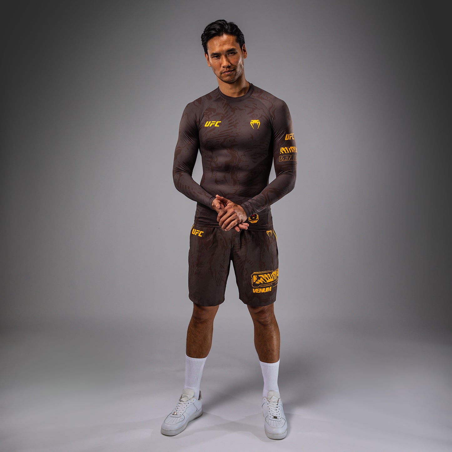 UFC Fusion by Venum Fight Week Rashguard a maniche longhe Performance - Marrone terra