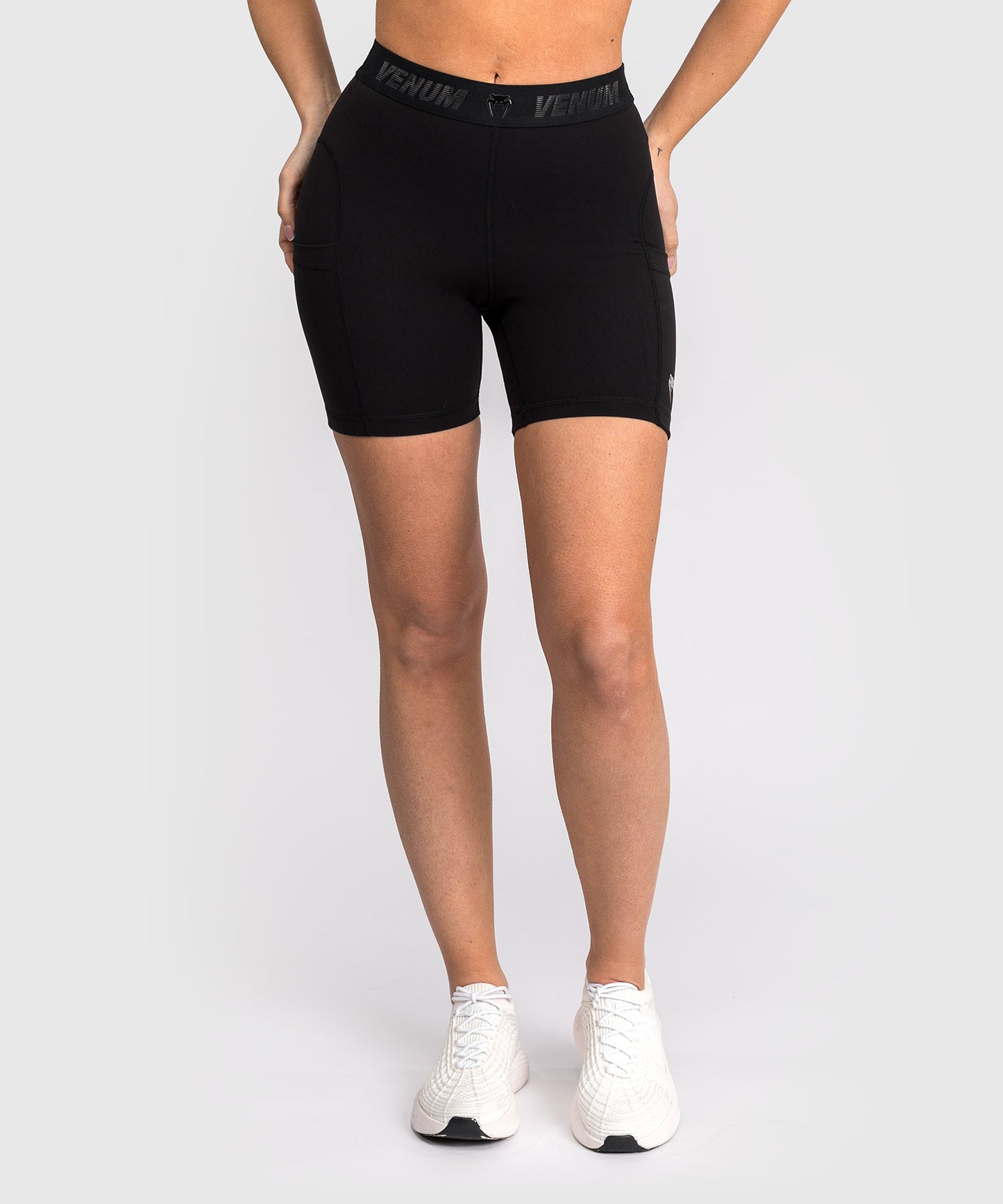 Venum Elevate Pantaloncini lunghi Vale Tudo da donna - Nero