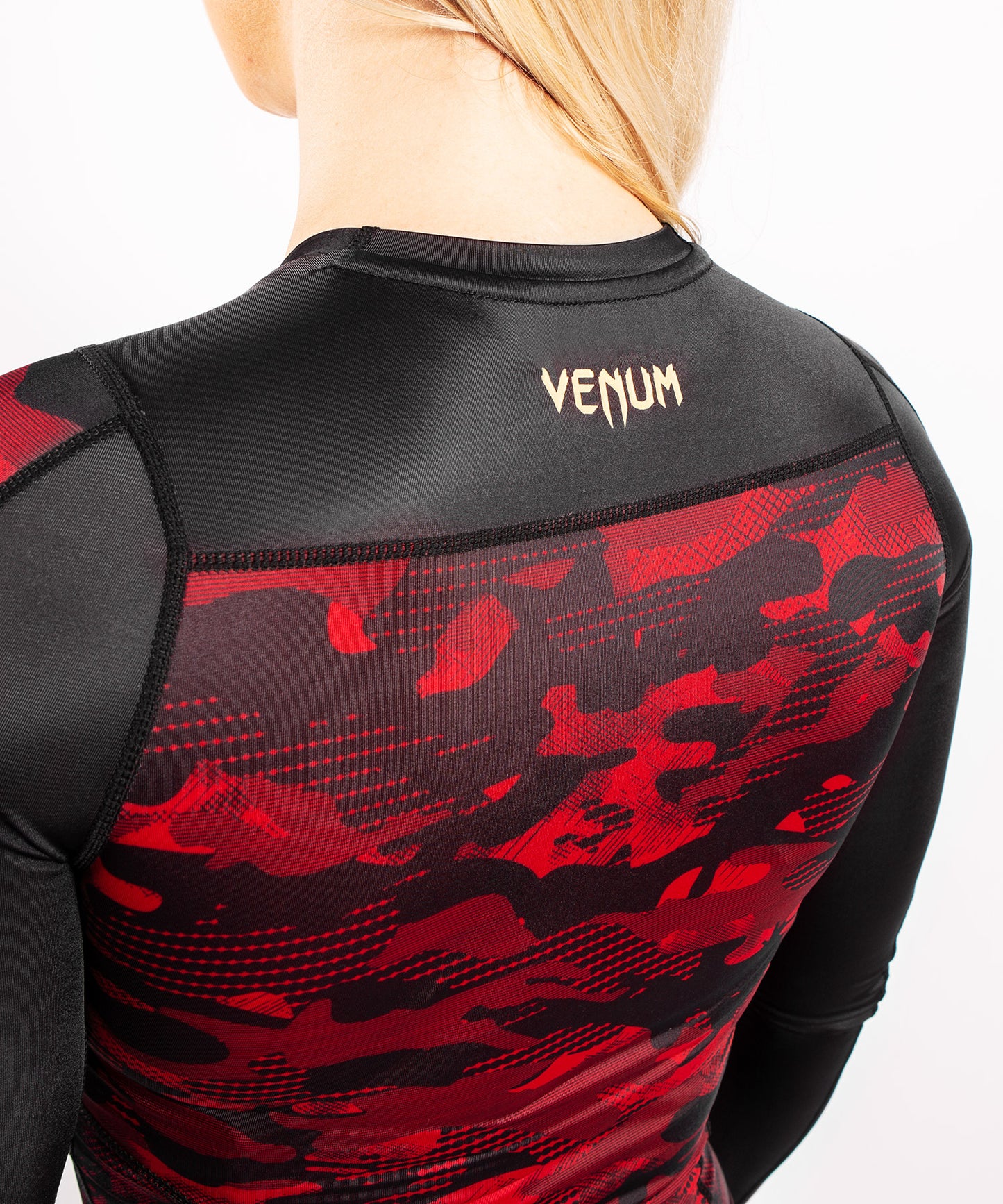 Rashguard a maniche lunghe Venum Defender - per le donne - Nero/Rosso