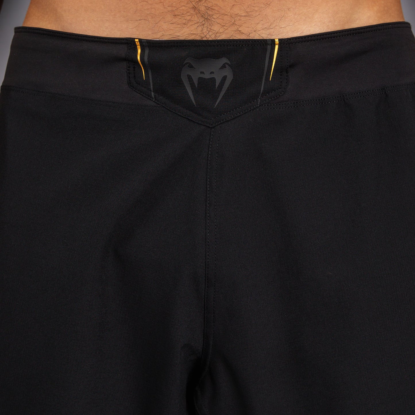 Venum G-Core Pantaloncini da Combattimento - Nero/Oro