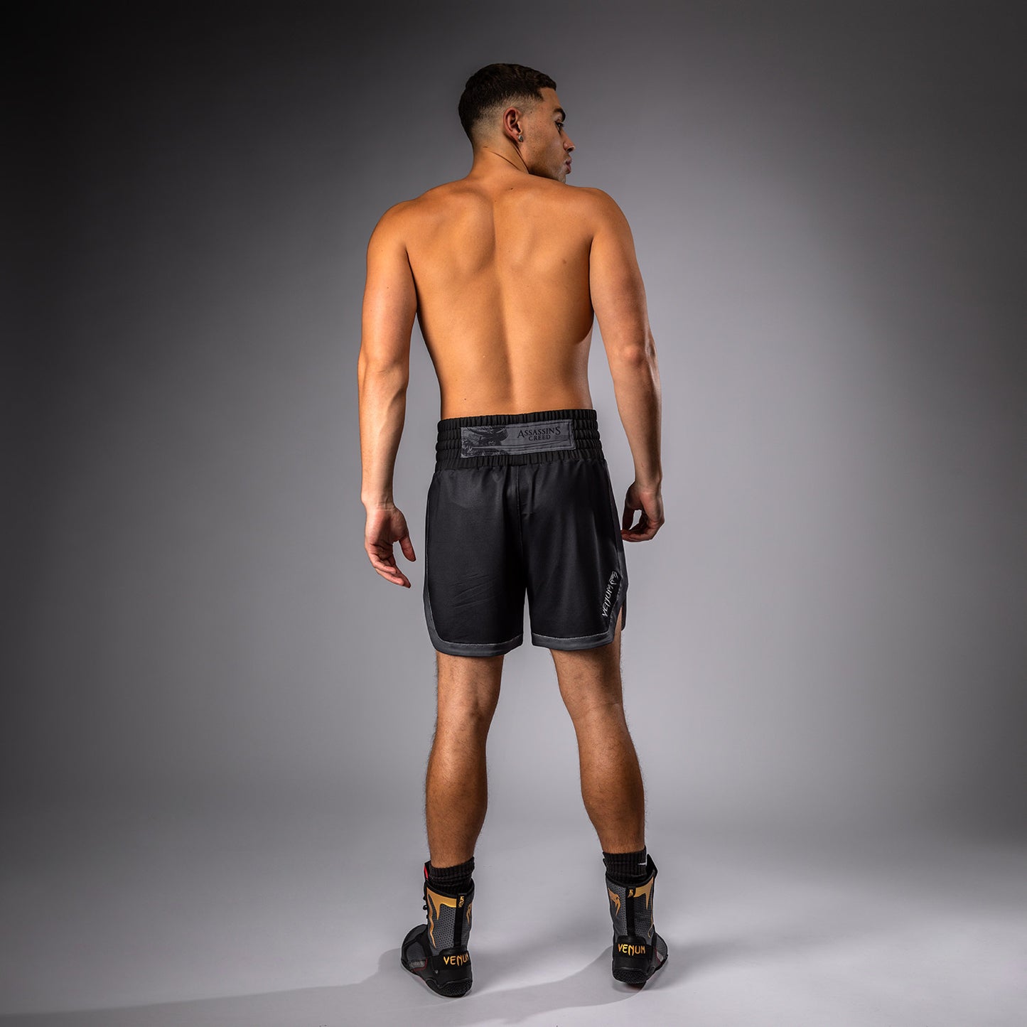 Venum x Assassin’s Creed Shadows Pantaloncini da boxe da uomo - Nero