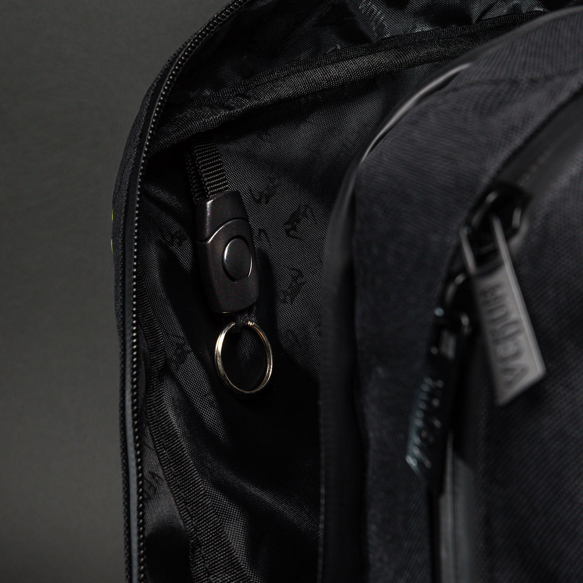 Venum Amazonia Reborn Zaino (15-25 L) - Nero/Verde