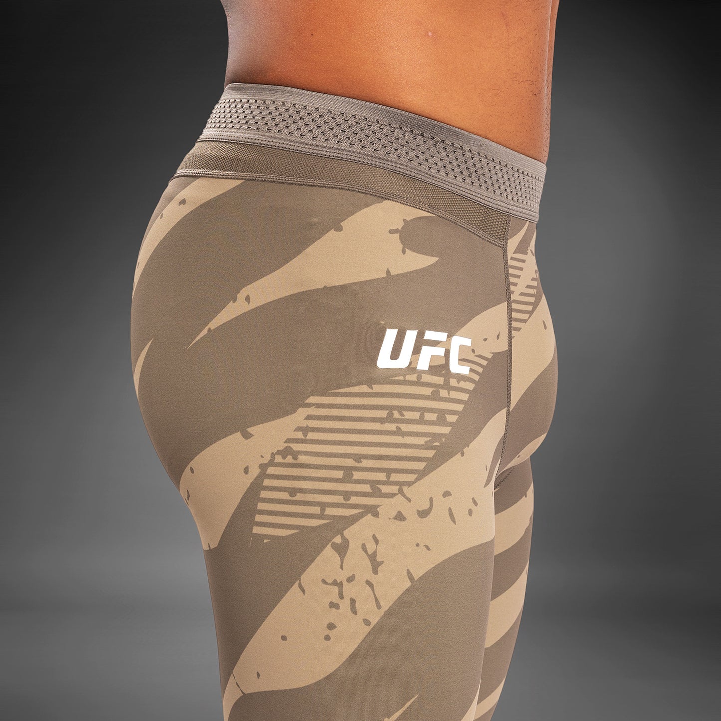 UFC Adrenaline by Venum Fight Week performance Pantaloni A Compressione - Desert Camo