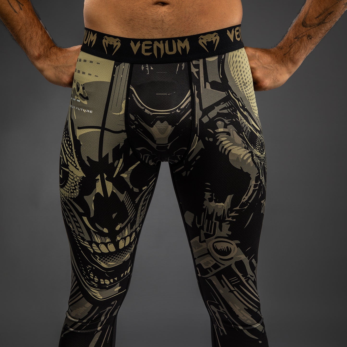 Venum Invader Spats - Nero/Sabbia