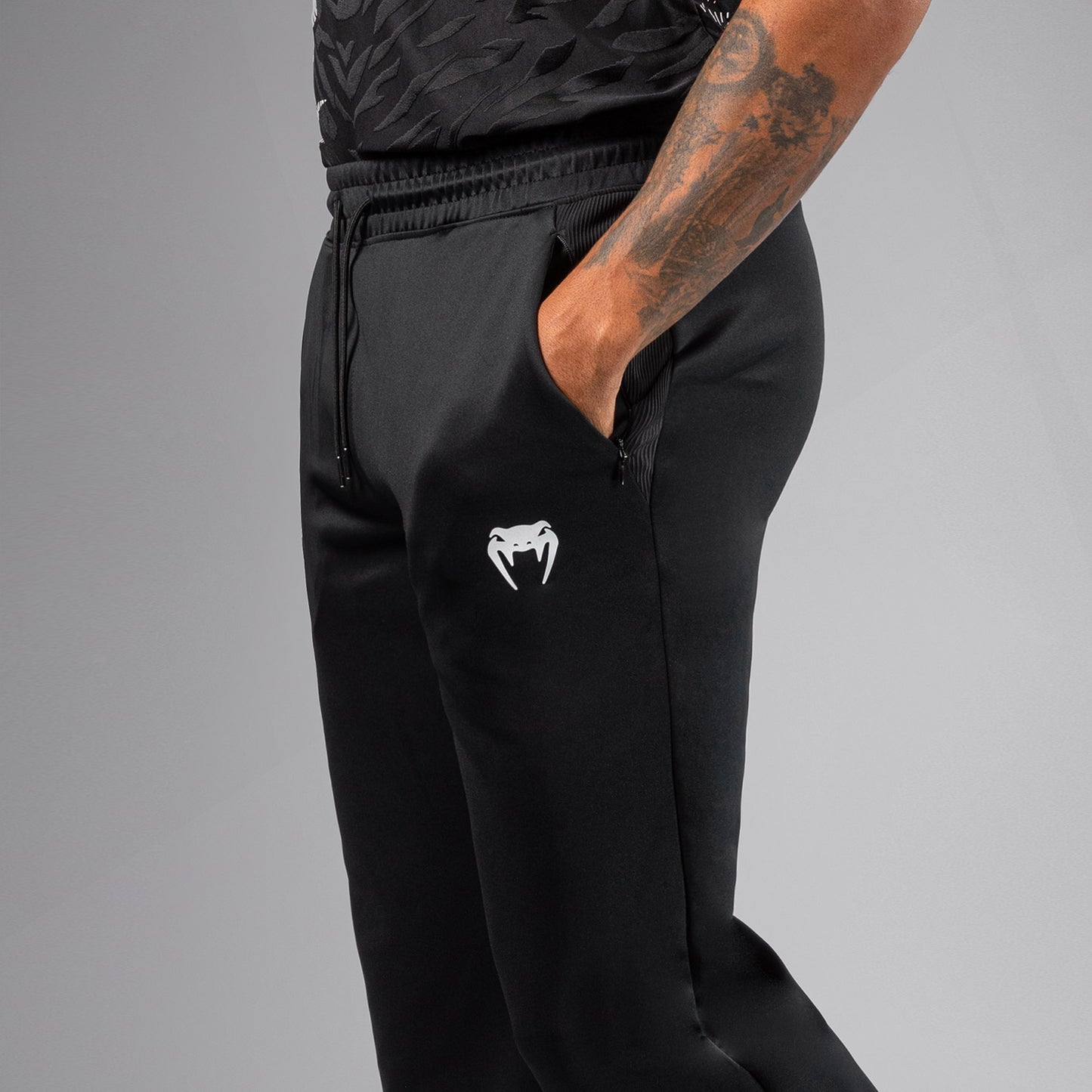 UFC Fusion by Venum Authentic Fight Night Pantaloni a Gamba Dritta per Uomo - Nero