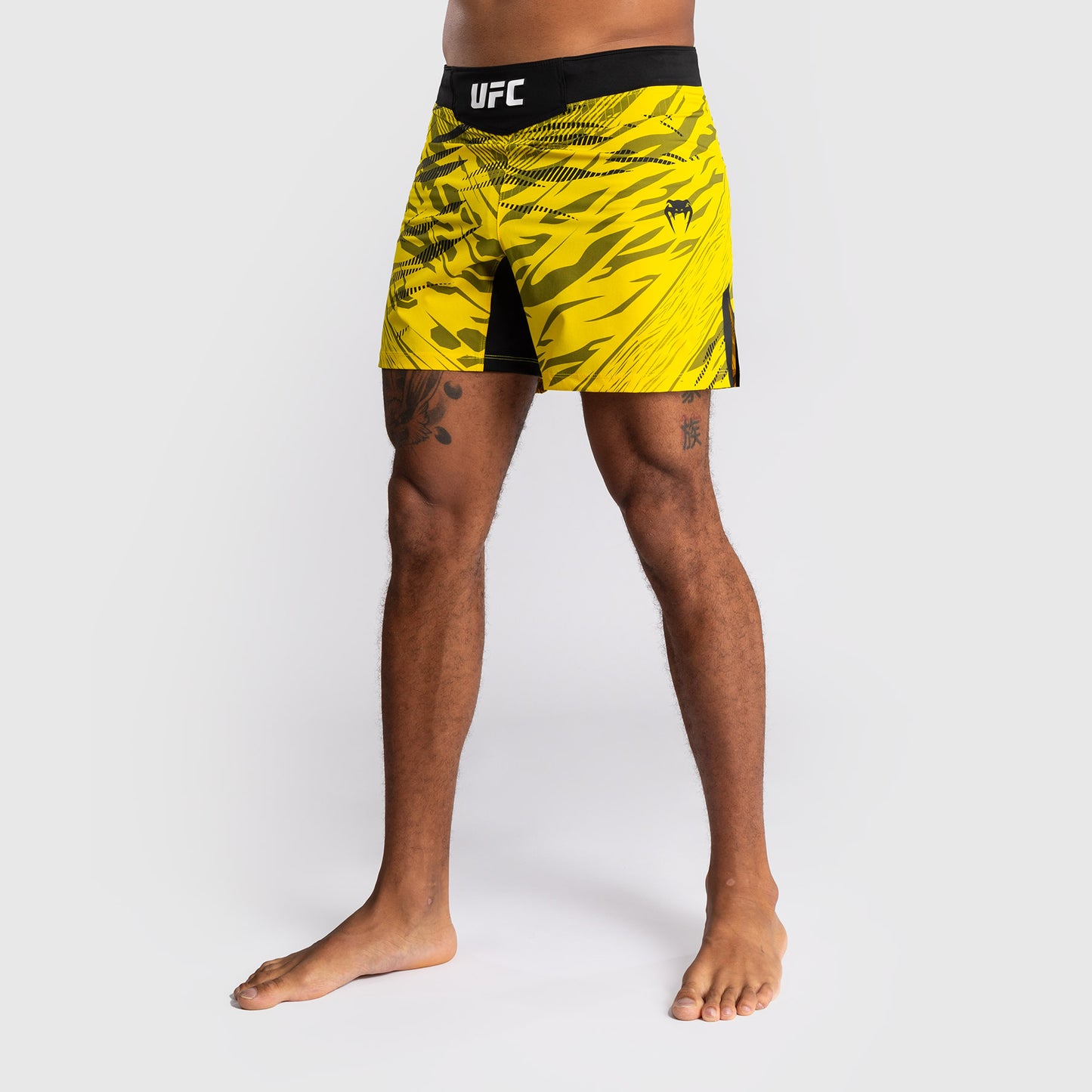 UFC Fusion by Venum Personalizzati Authentic Fight Night Shorts da Lotta per Uomo - Fit Corto - Giallo