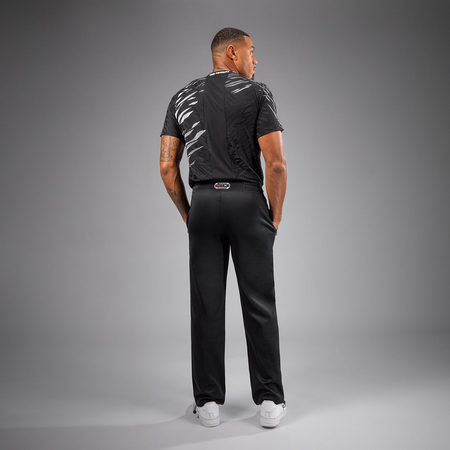 UFC Fusion by Venum Authentic Fight Night Pantaloni a Gamba Dritta per Uomo - Nero