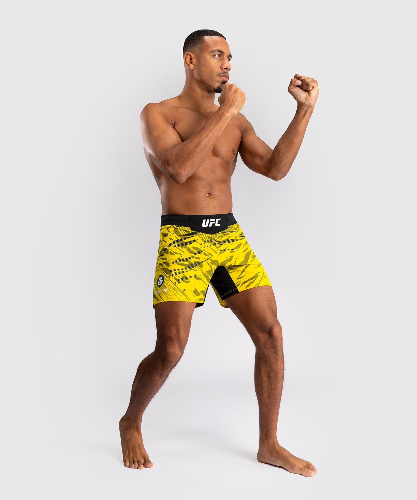 UFC Fusion by Venum Personalizzati Authentic Fight Night Shorts da Lotta per Uomo - Fit Corto - Giallo