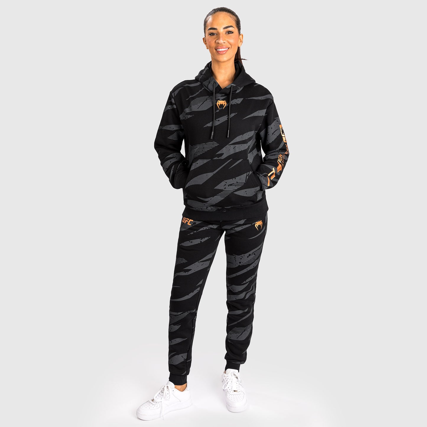 UFC Adrenaline by Venum Fight Week Felpa Con Cappuccio per Donna - Urban Camo