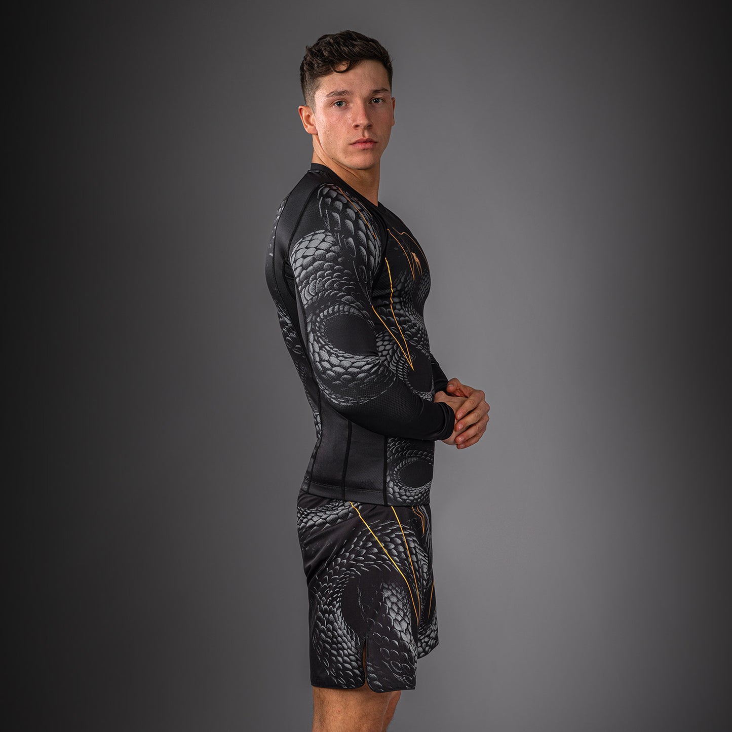 Venum Matupa Rashguard a Maniche Lunghe - Nero/Grigio/Oro