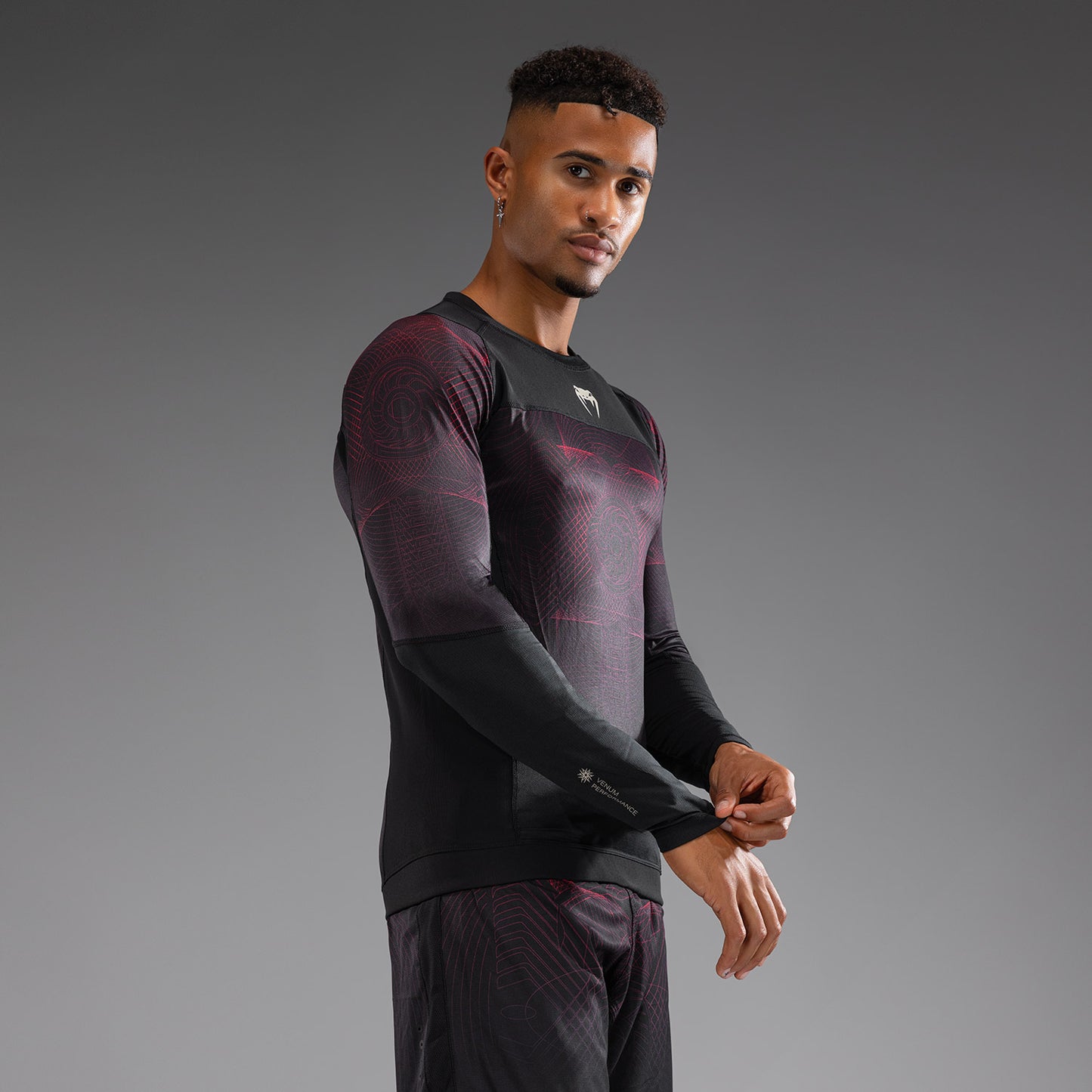 Venum G-Fit Air Rashguard a maniche Lunghe - Nero Profondo/Rosso Fuoco