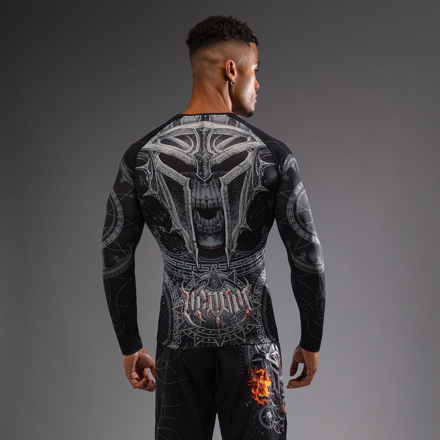 Venum Gladiator 5.0 Rashguard A Maniche Lunghe - Nero/Argento