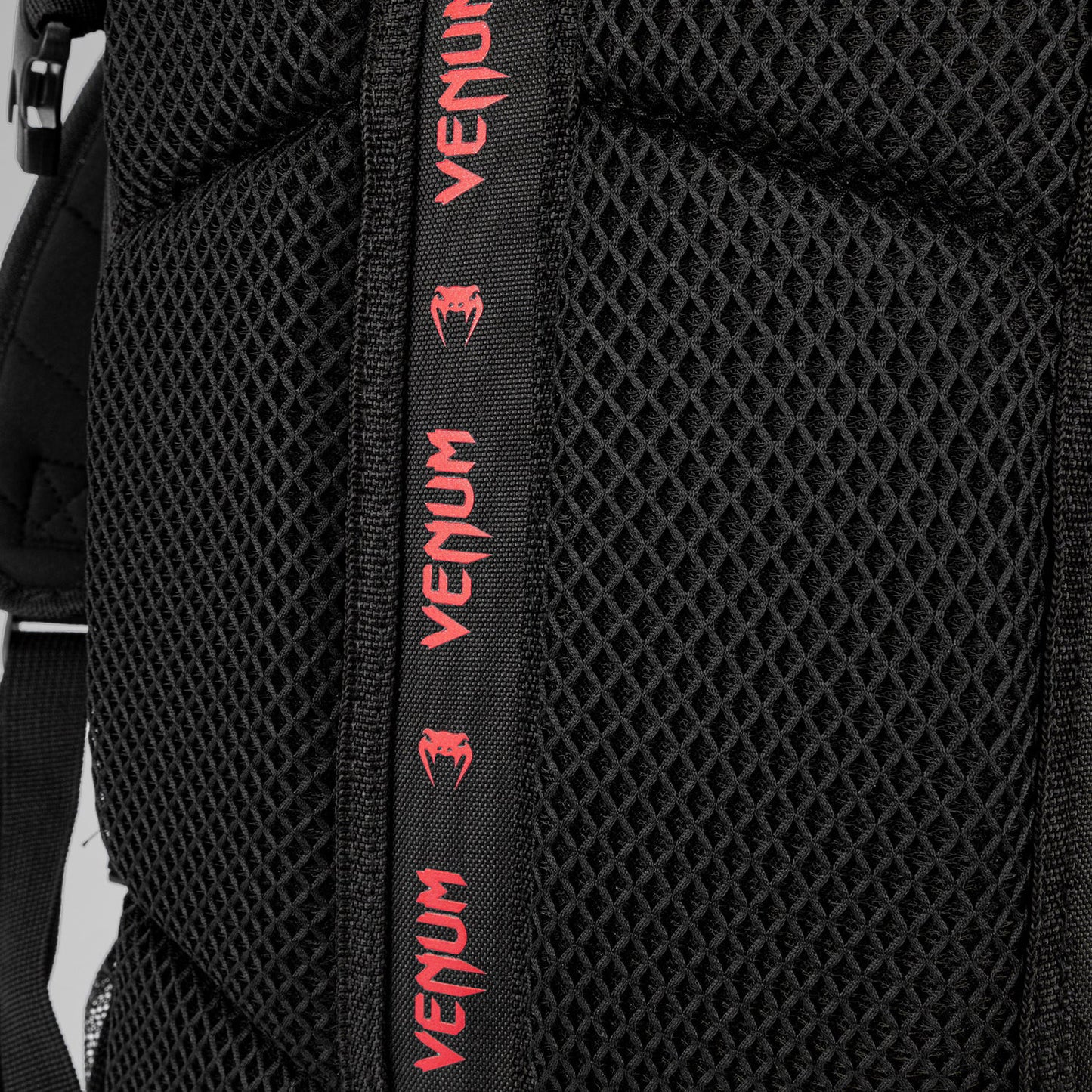 Venum Challenger Pro Evo Zaino (20-25L) – Nero/Rosso