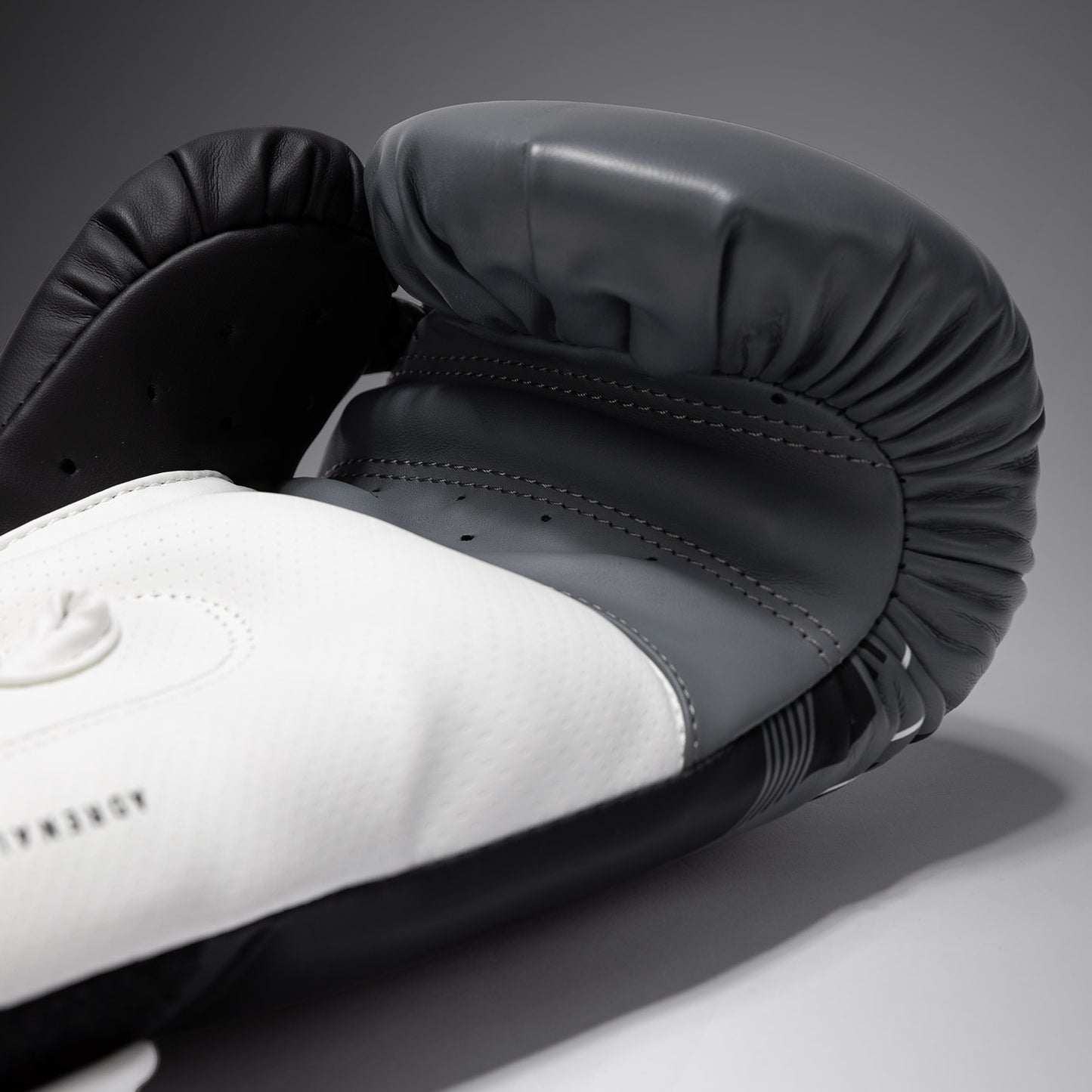 Venum Adrenaline Guantoni da Boxe – Nero/Grigio Argento