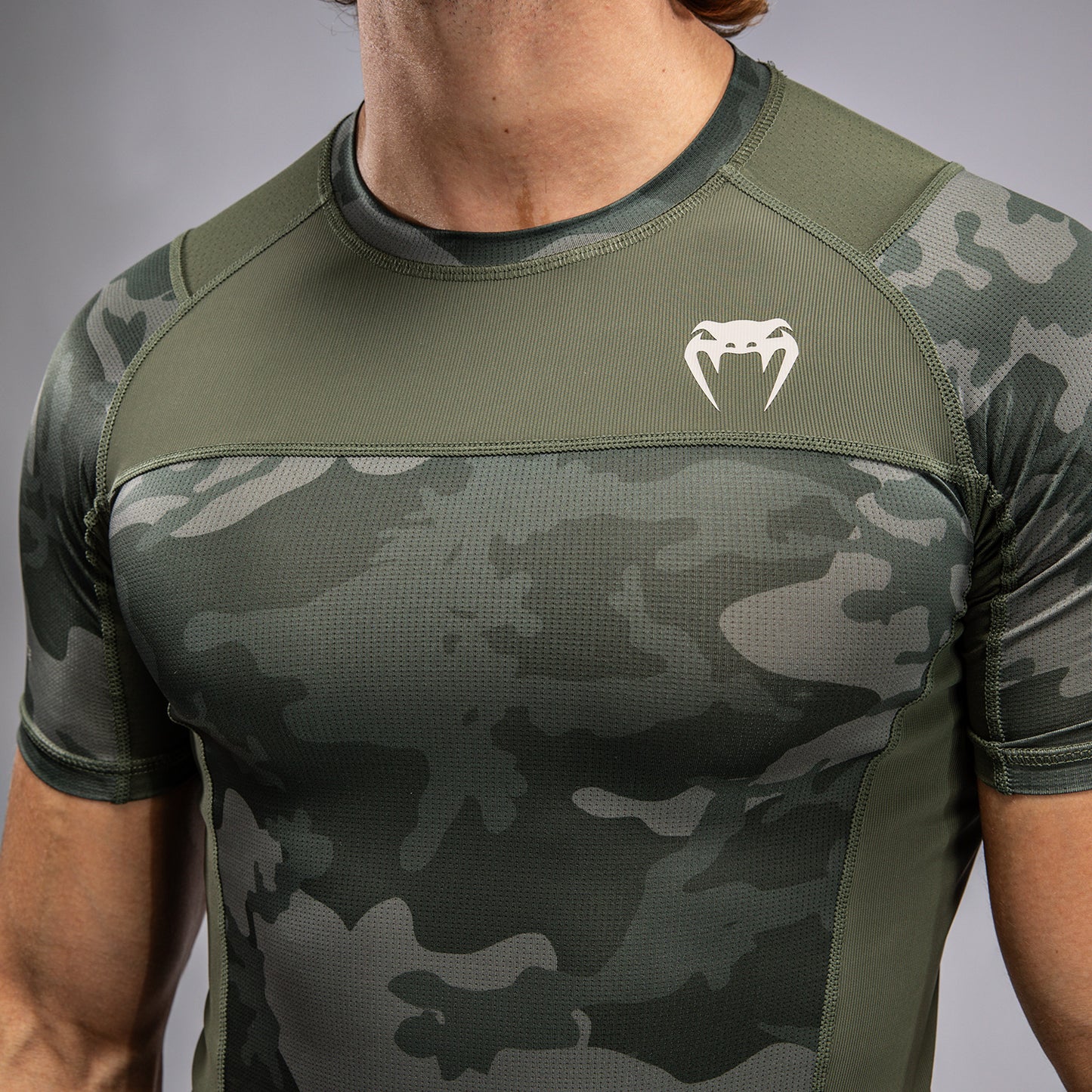 Venum G-Fit Air Rashguard a maniche Corte - Camo Esercito