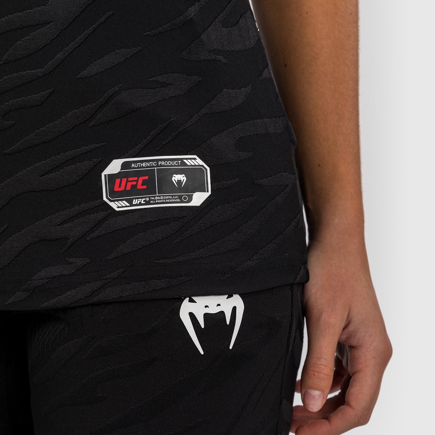 UFC Fusion by Venum Personalizzati Authentic Fight Night Maglietta da Gara per Donna - Nero