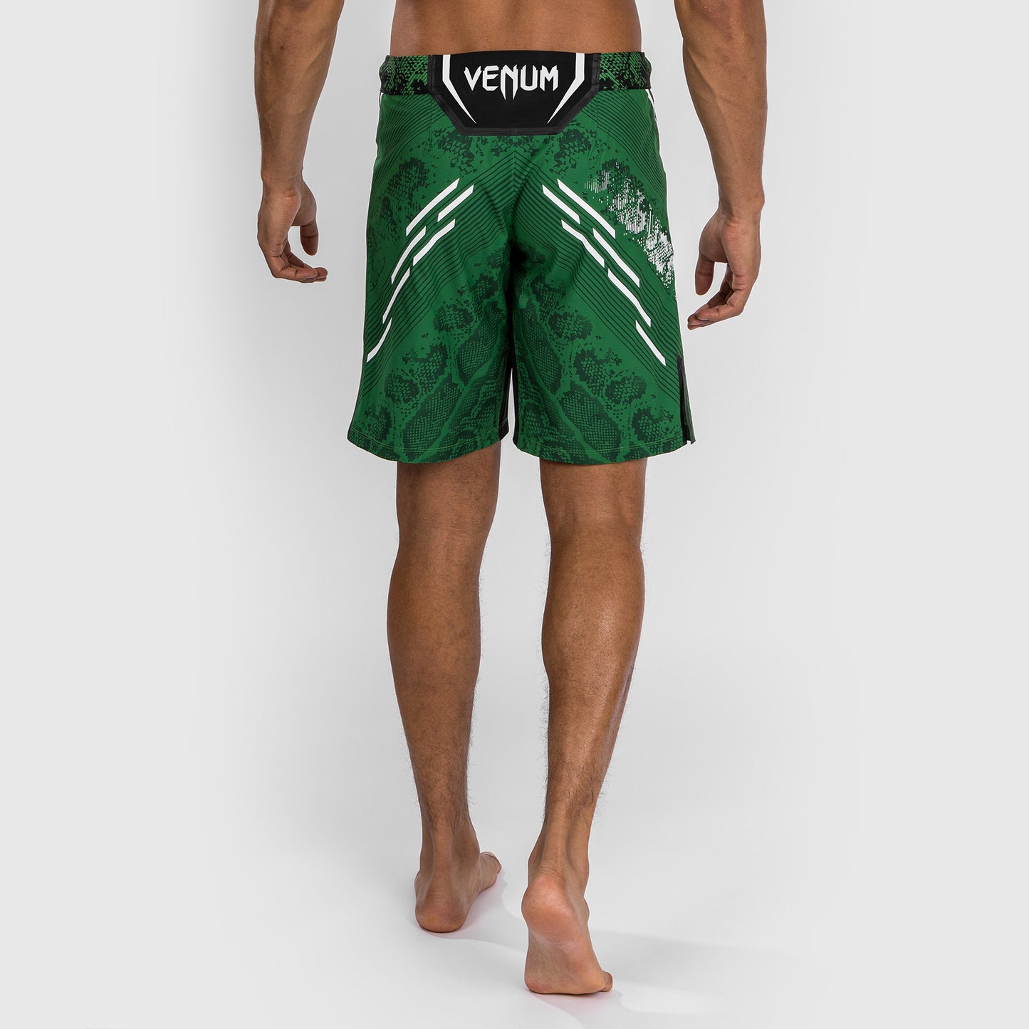 Pantaloncini da combattimento UFC Adrenaline by Venum personalizzati Authentic Fight Night da uomo - vestibilità lunga - giallo