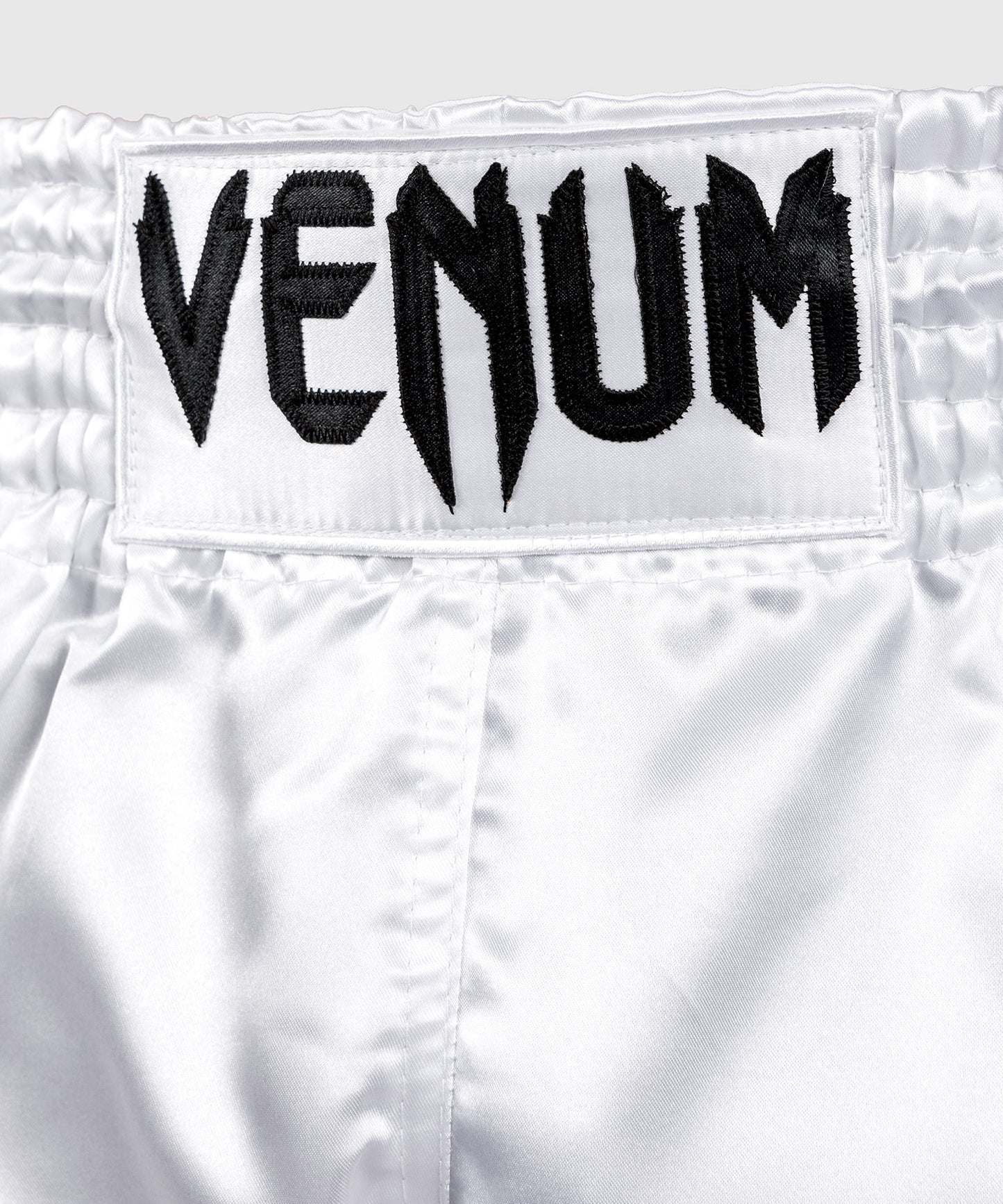 Pantaloncini Muay Thai Venum Classic - Bianchi/Neri