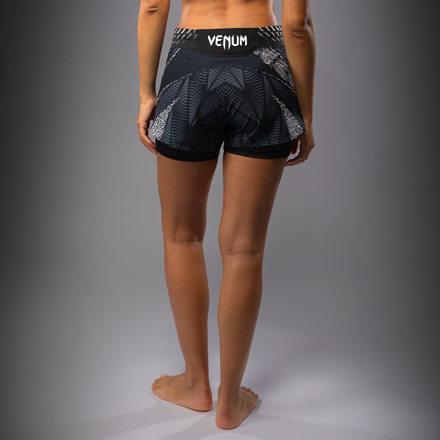 UFC Zenith by Venum Authentic Fight Night Pantaloncini da combattimento Fit corto Donna Personalizzato - Nero