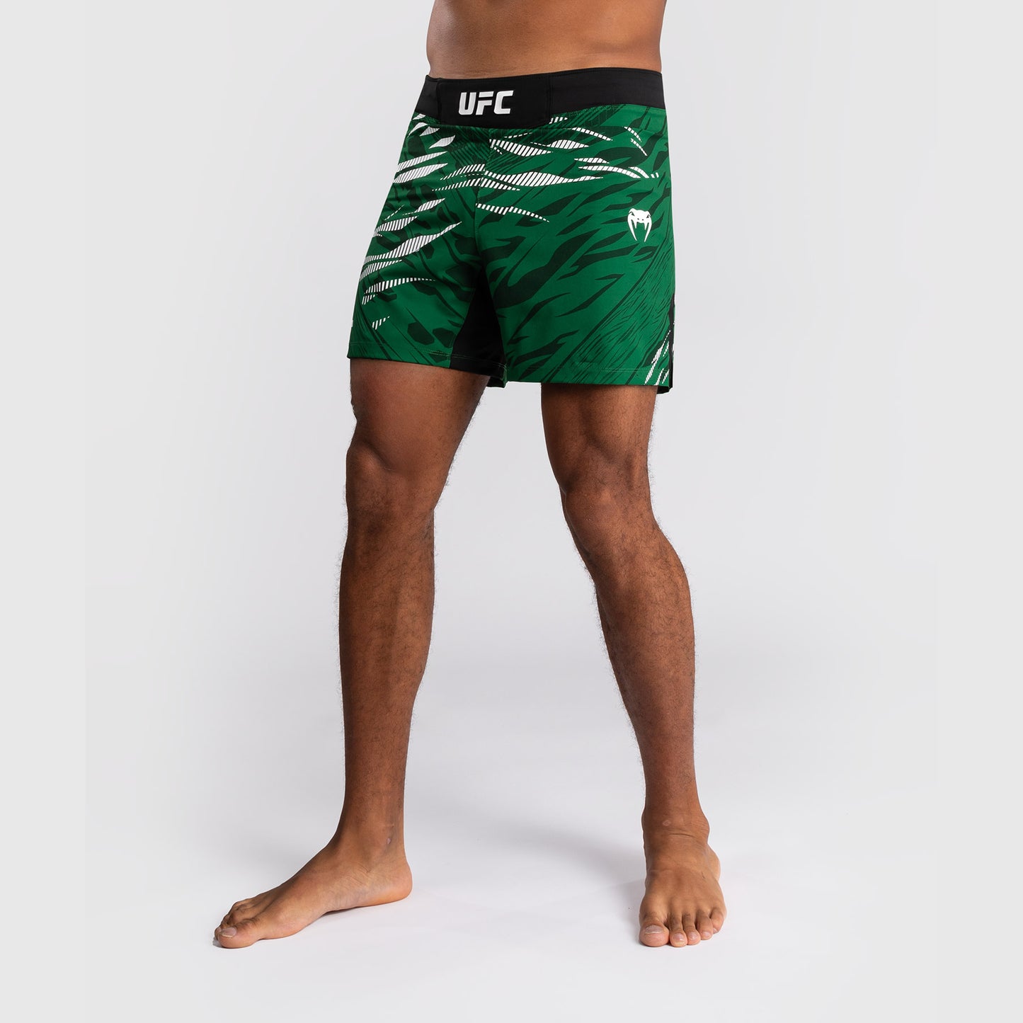 UFC Fusion by Venum Personalizzati Authentic Fight Night Shorts da Lotta per Uomo - Fit Corto - Verde