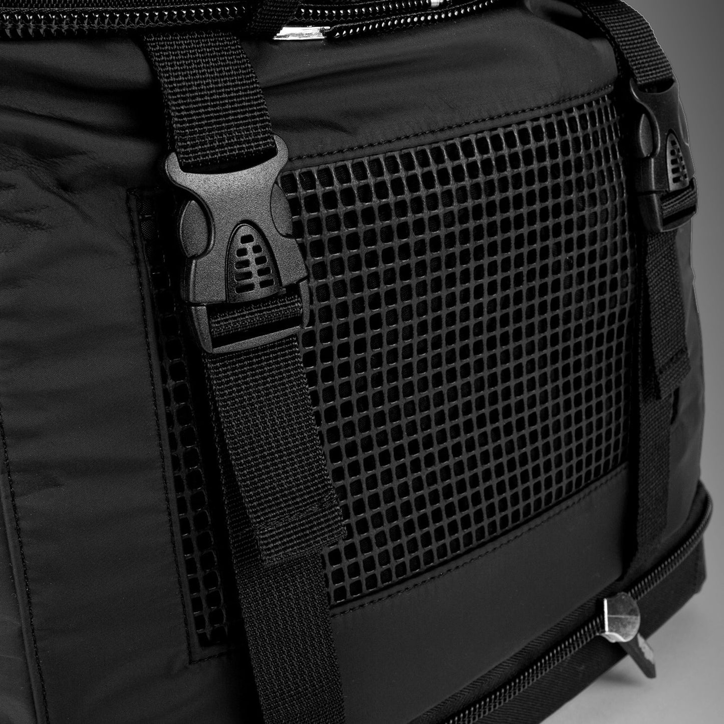 Venum Challenger Xtrem Evo Zaino (50-63L) – Nero/Bianco