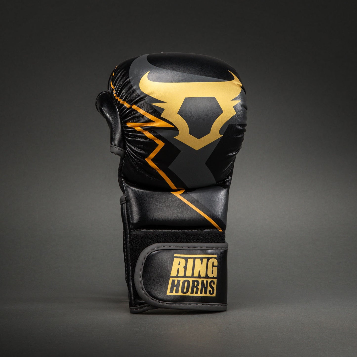 Ringhorns Charger by Venum Guanti da sparring MMA - Nero/Oro